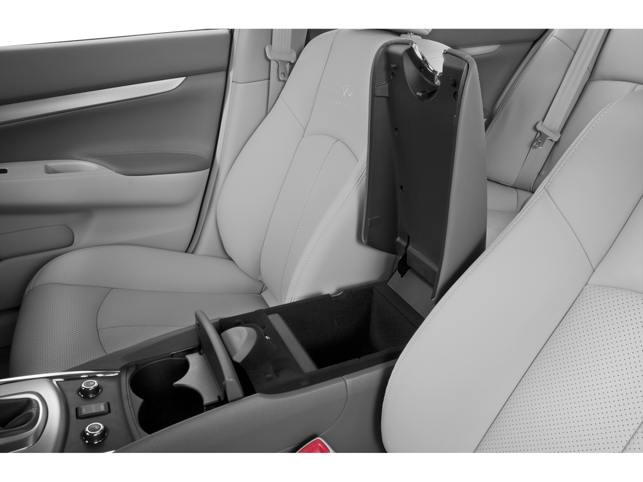 2015 INFINITI Q40 4dr Sdn AWD