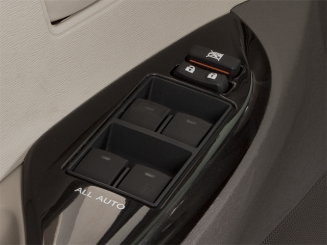 2011 Toyota Sienna 5dr 7-Pass Van V6 FWD (Natl)