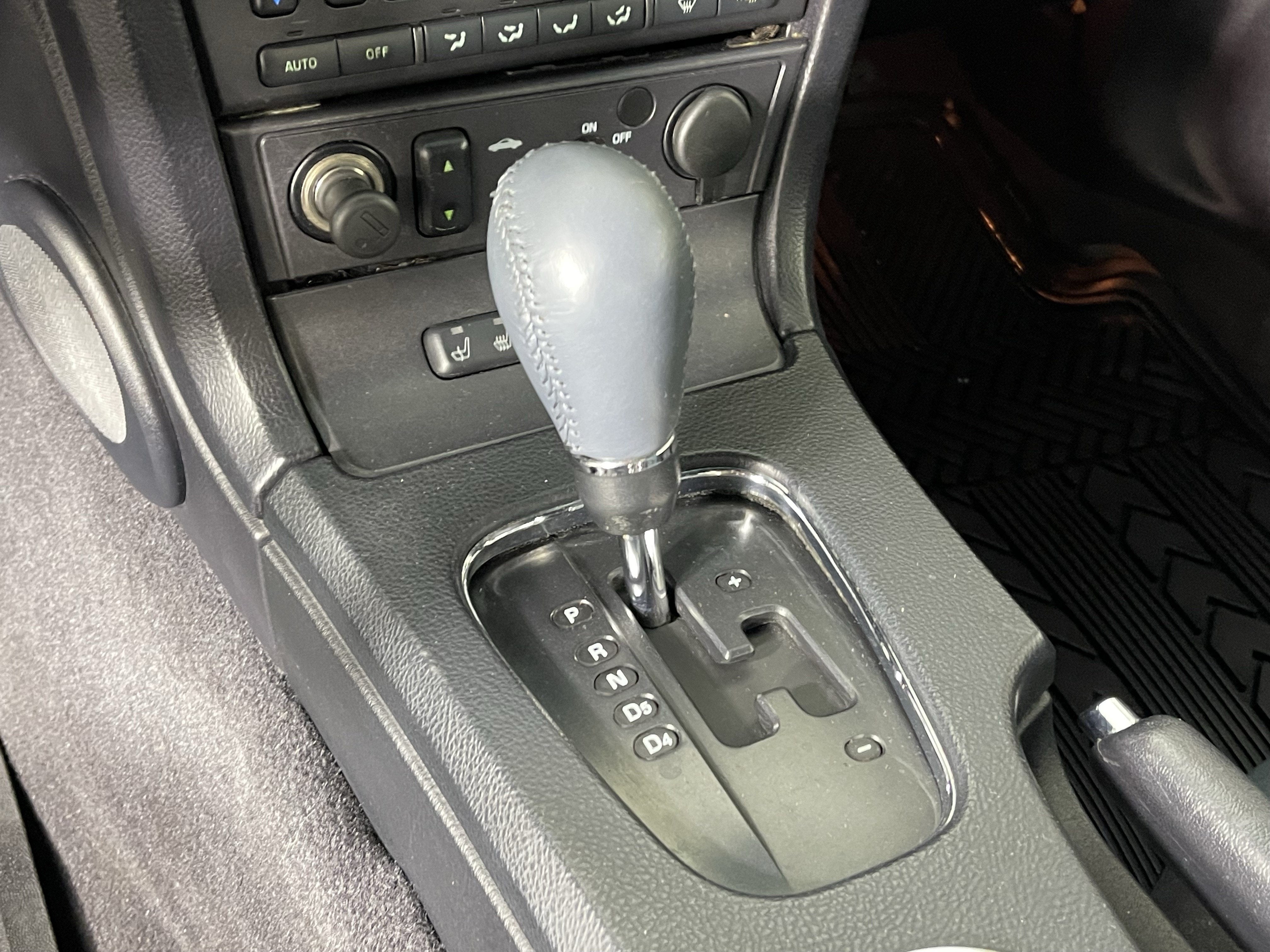 2005 Ford Thunderbird Base