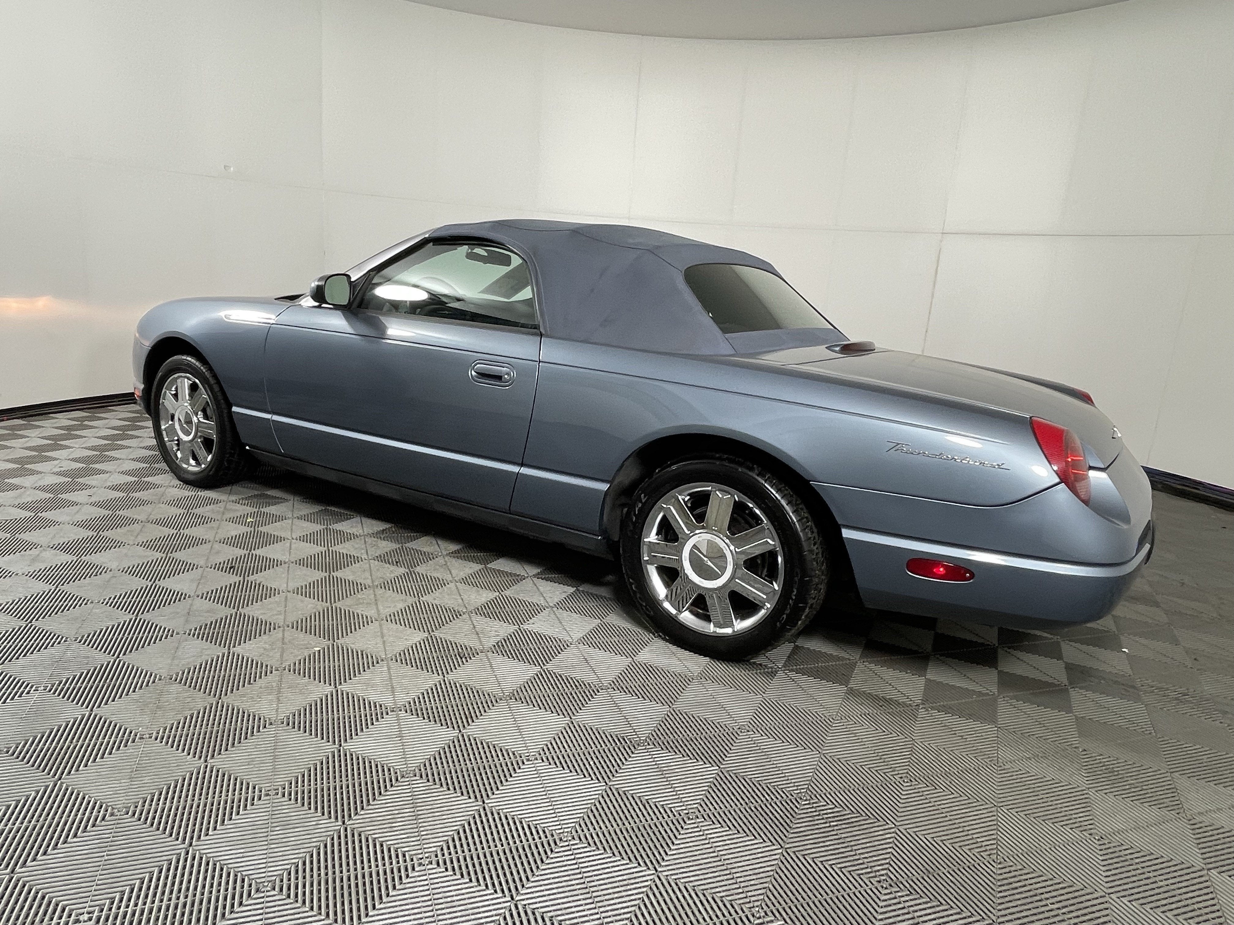2005 Ford Thunderbird Base