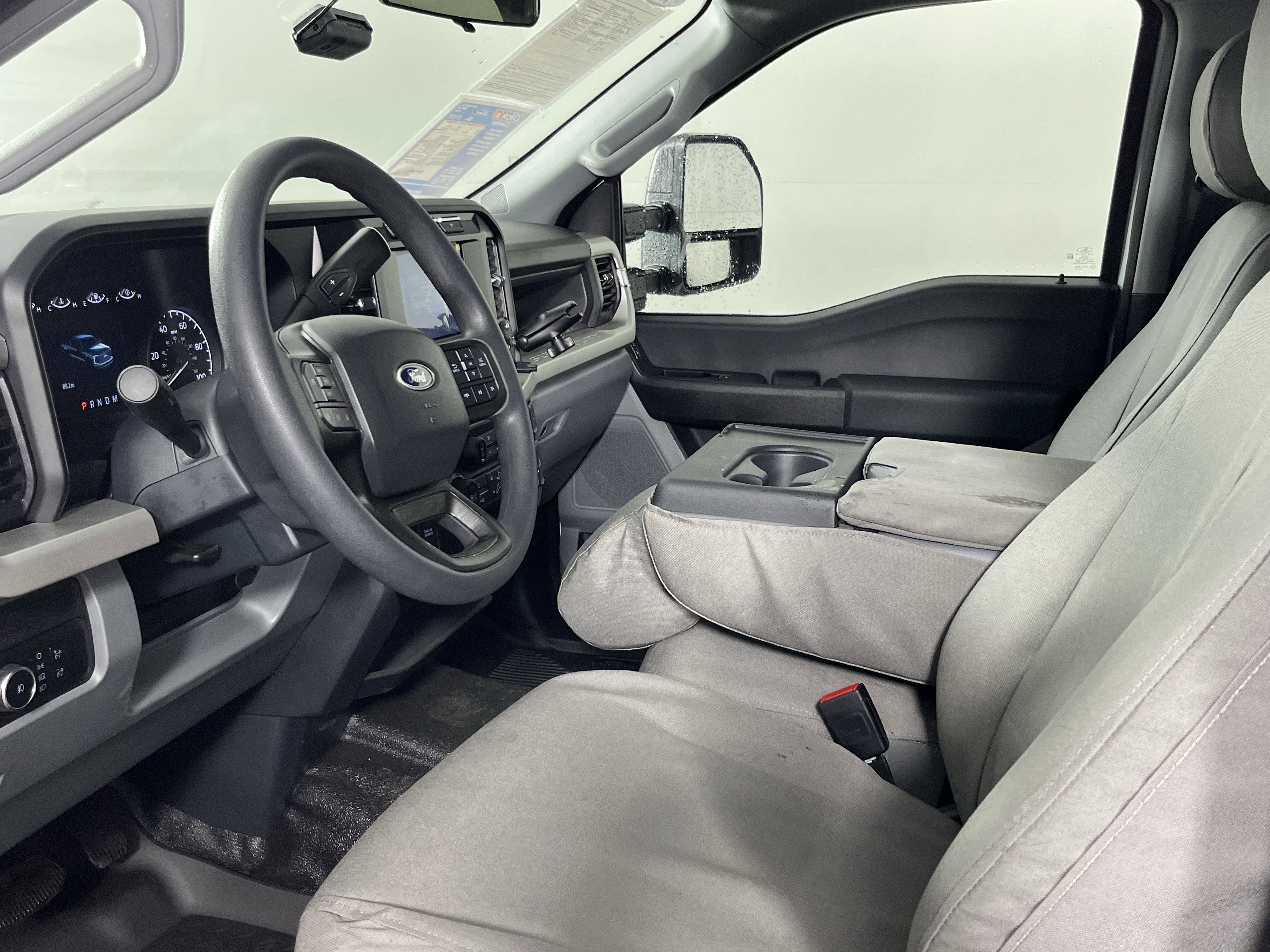 2023 Ford Super Duty F-350 DRW Base