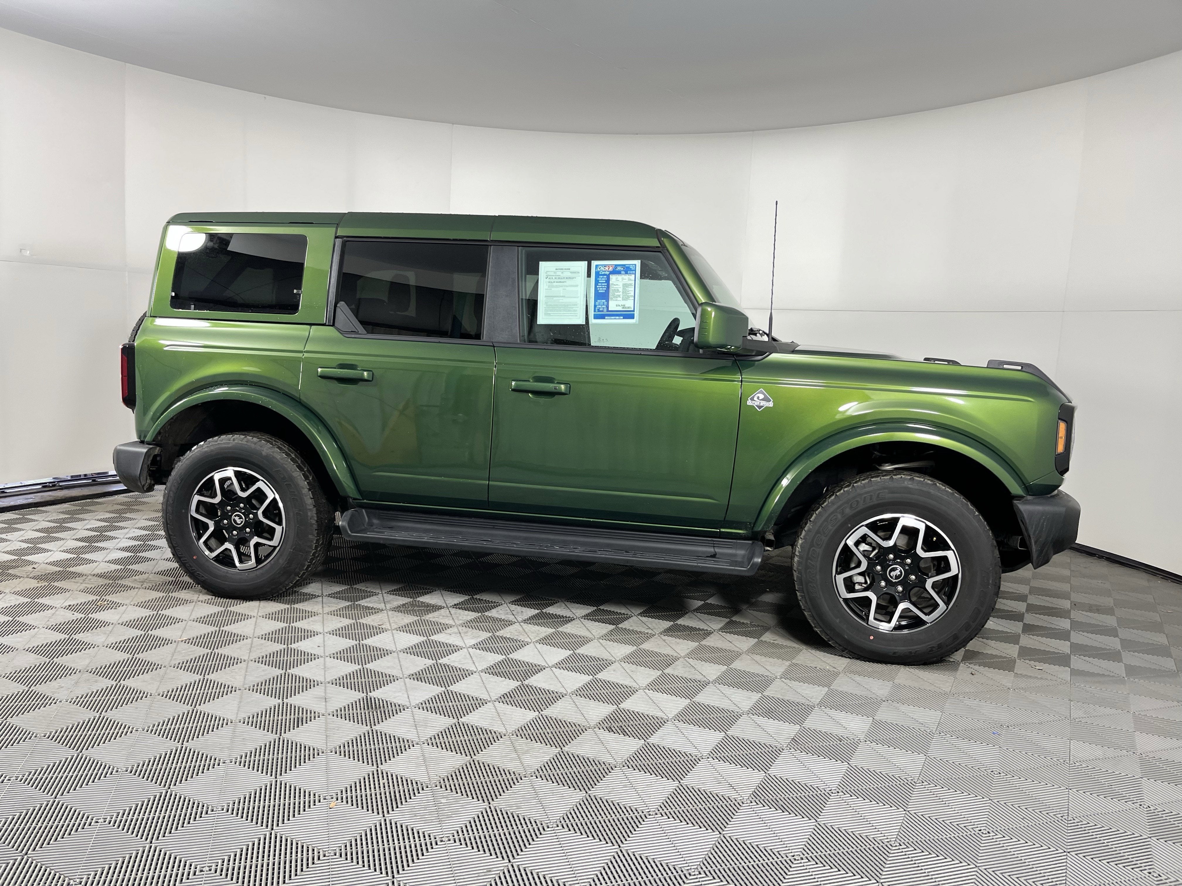 2025 Ford Bronco Outer Banks