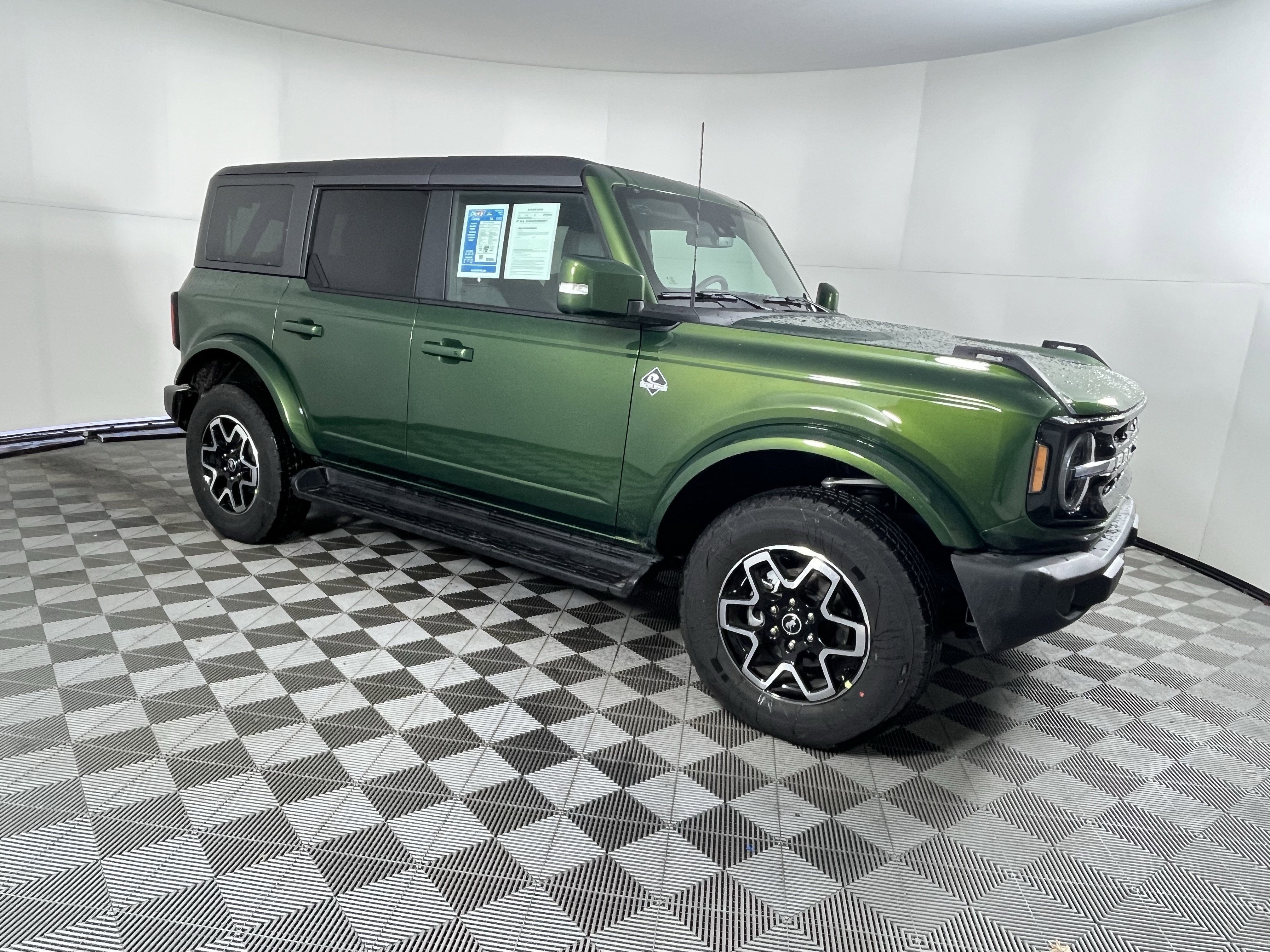 2025 Ford Bronco Outer Banks