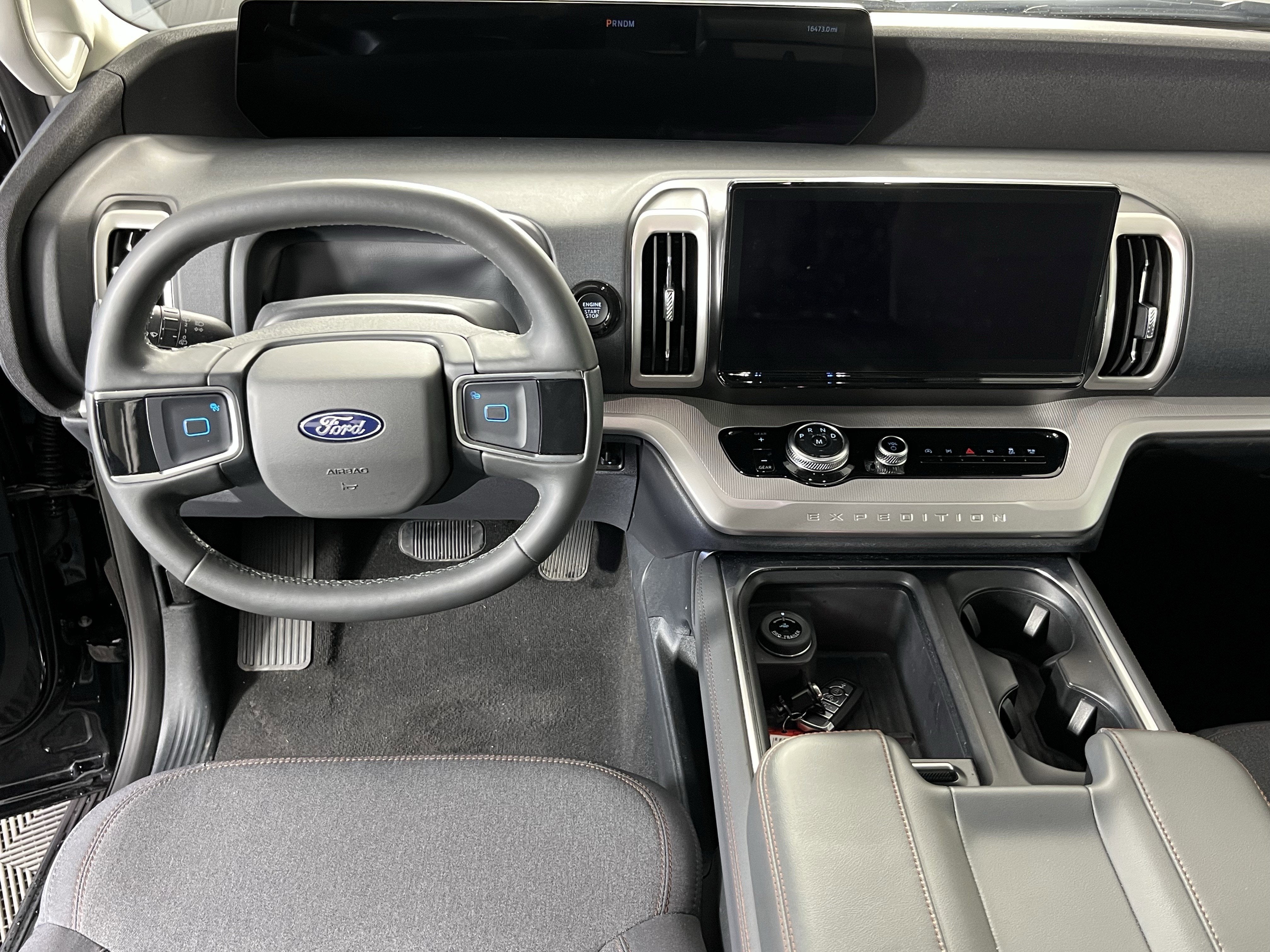 2025 Ford Expedition Active