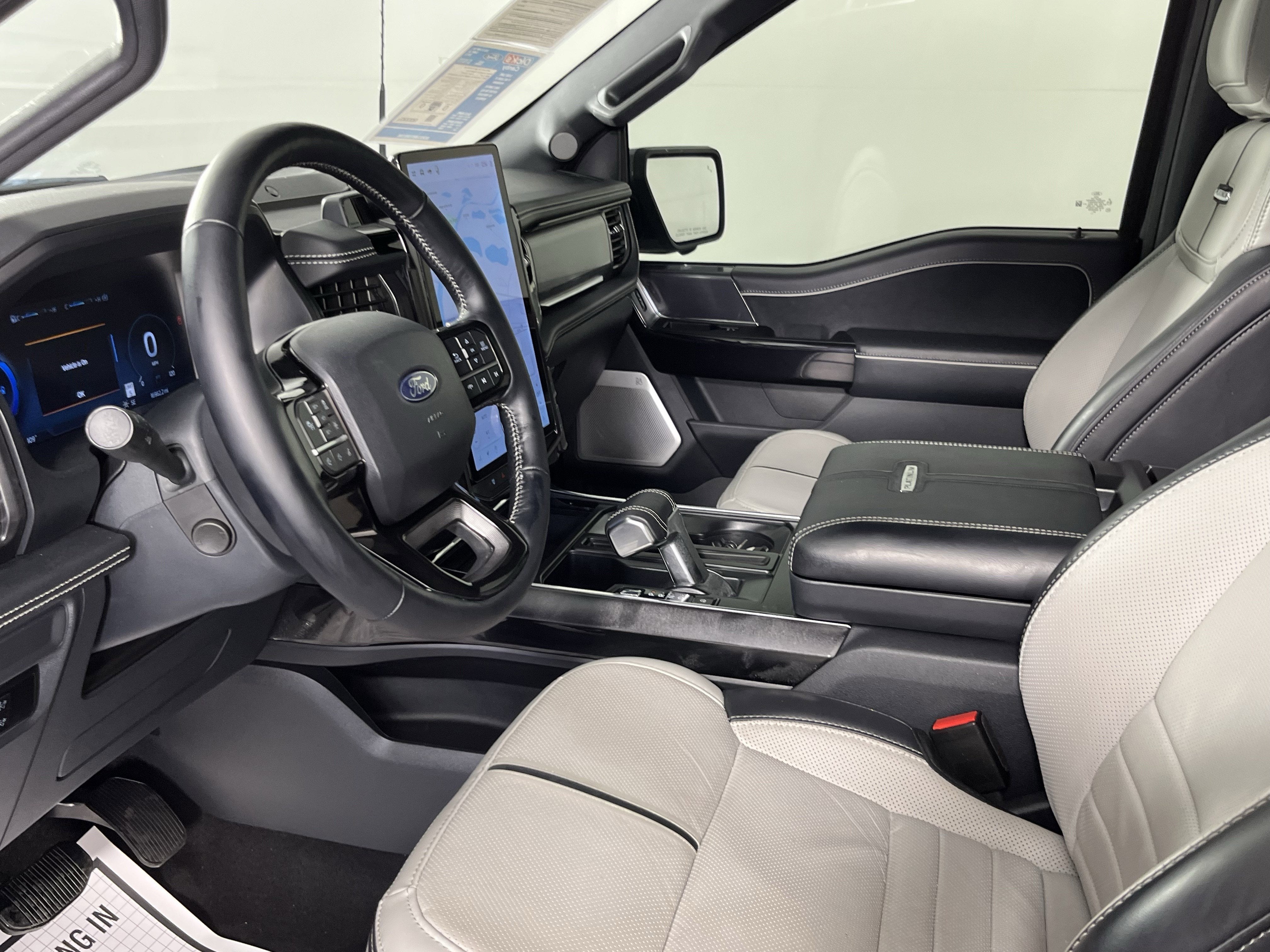 2025 Ford F-150 Lightning Platinum