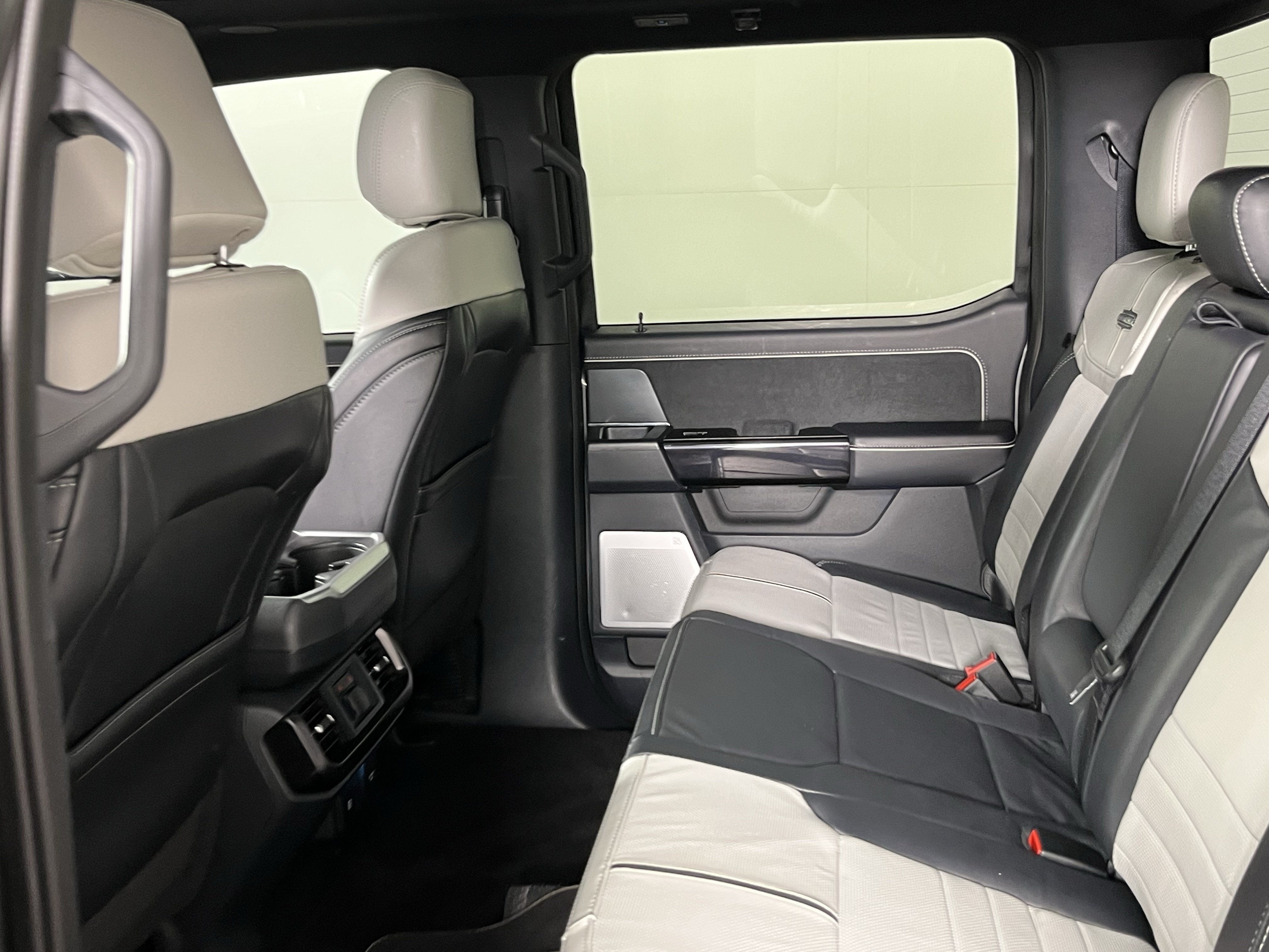 2025 Ford F-150 Lightning Platinum
