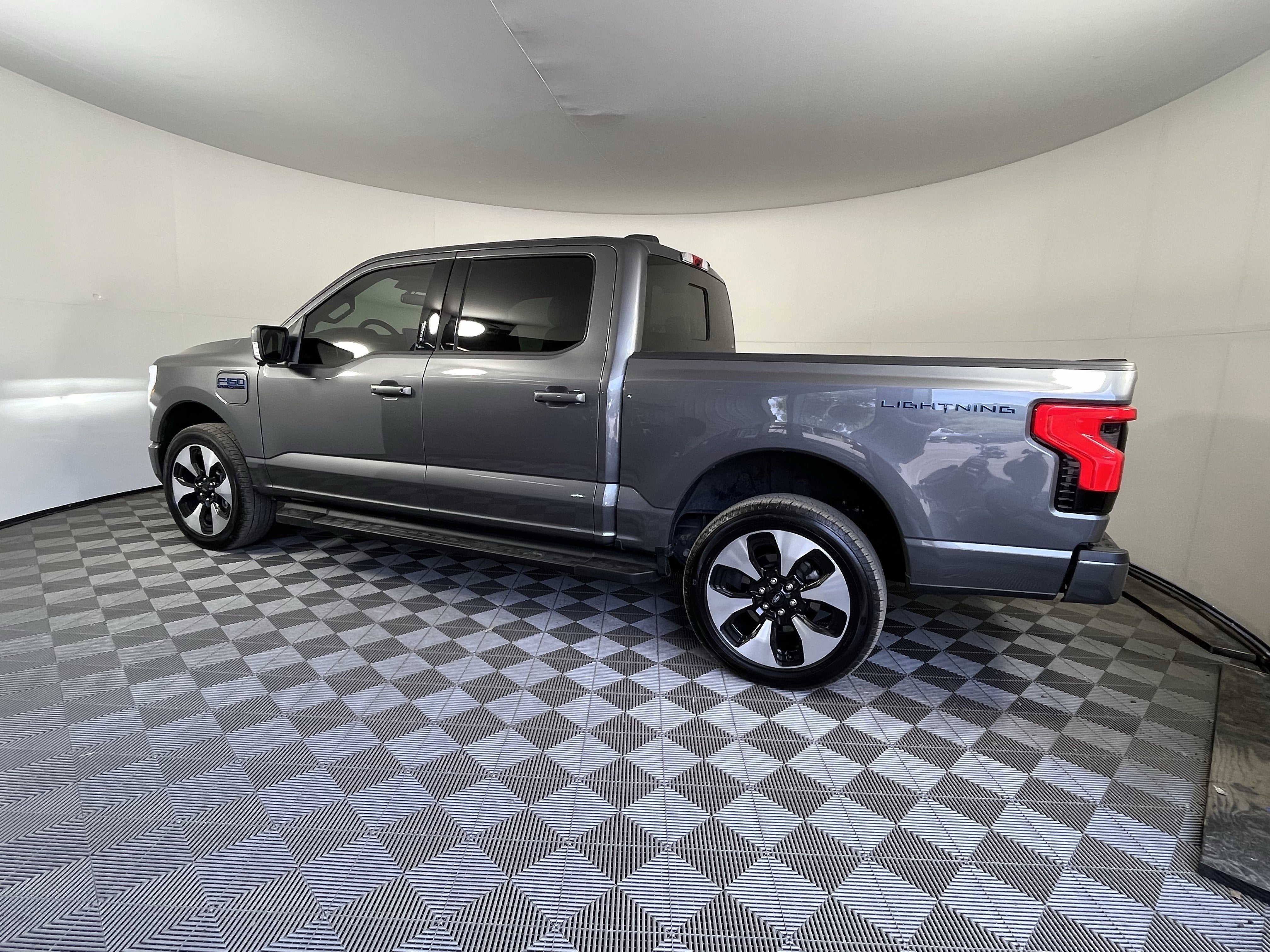 2025 Ford F-150 Lightning Platinum