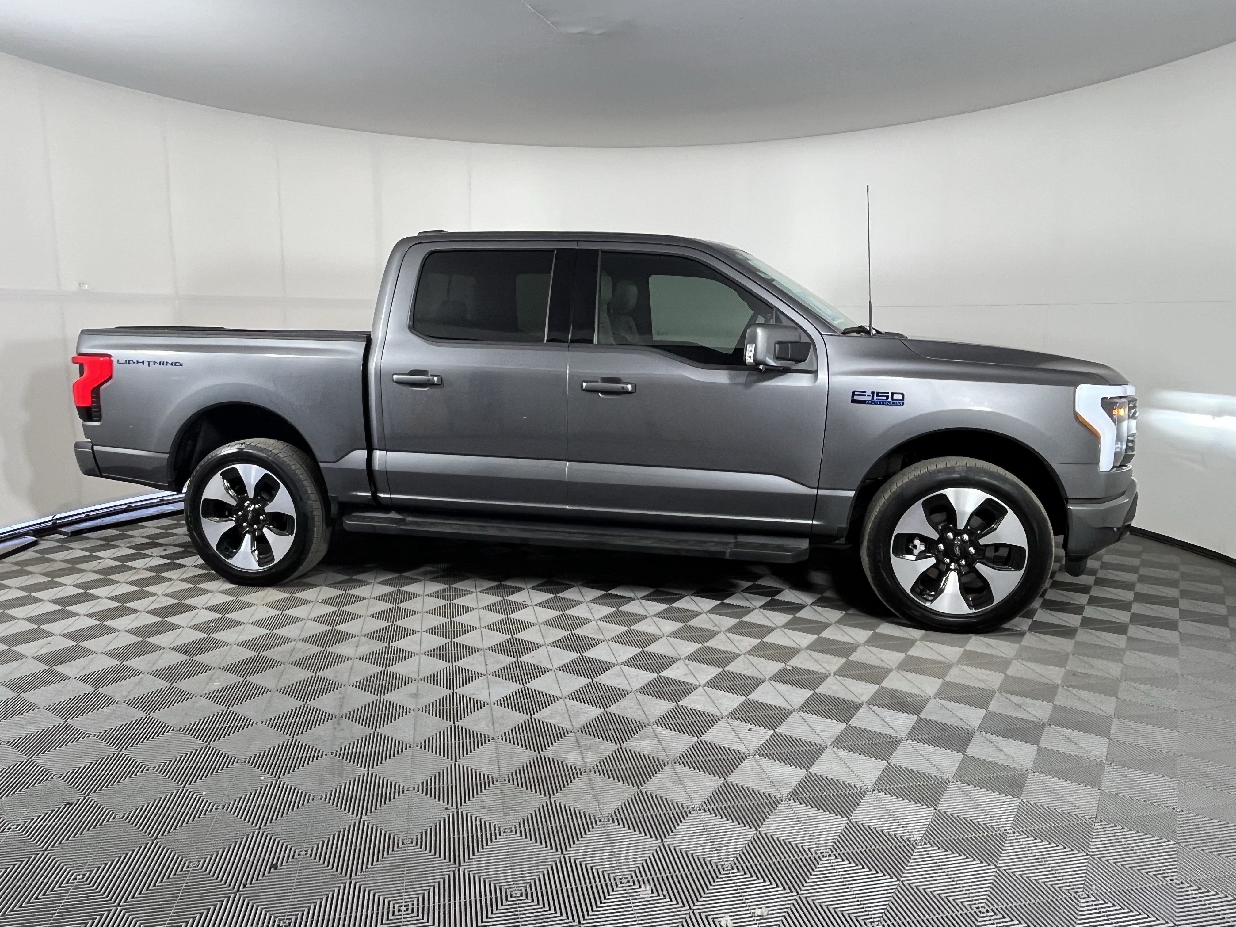 2025 Ford F-150 Lightning Platinum