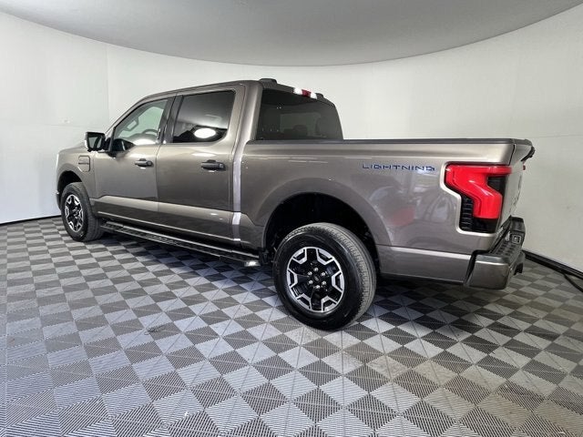 2022 Ford F-150 Lightning Base