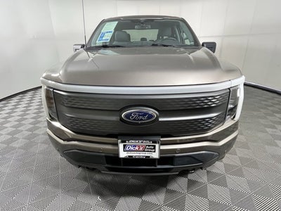 2022 Ford F-150 Lightning Base