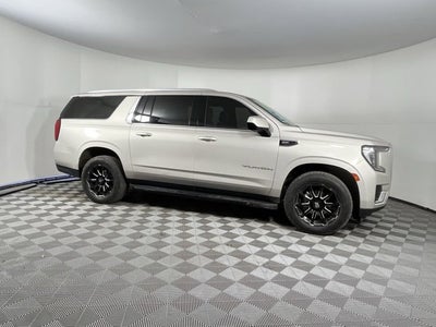 2022 GMC Yukon XL SLE
