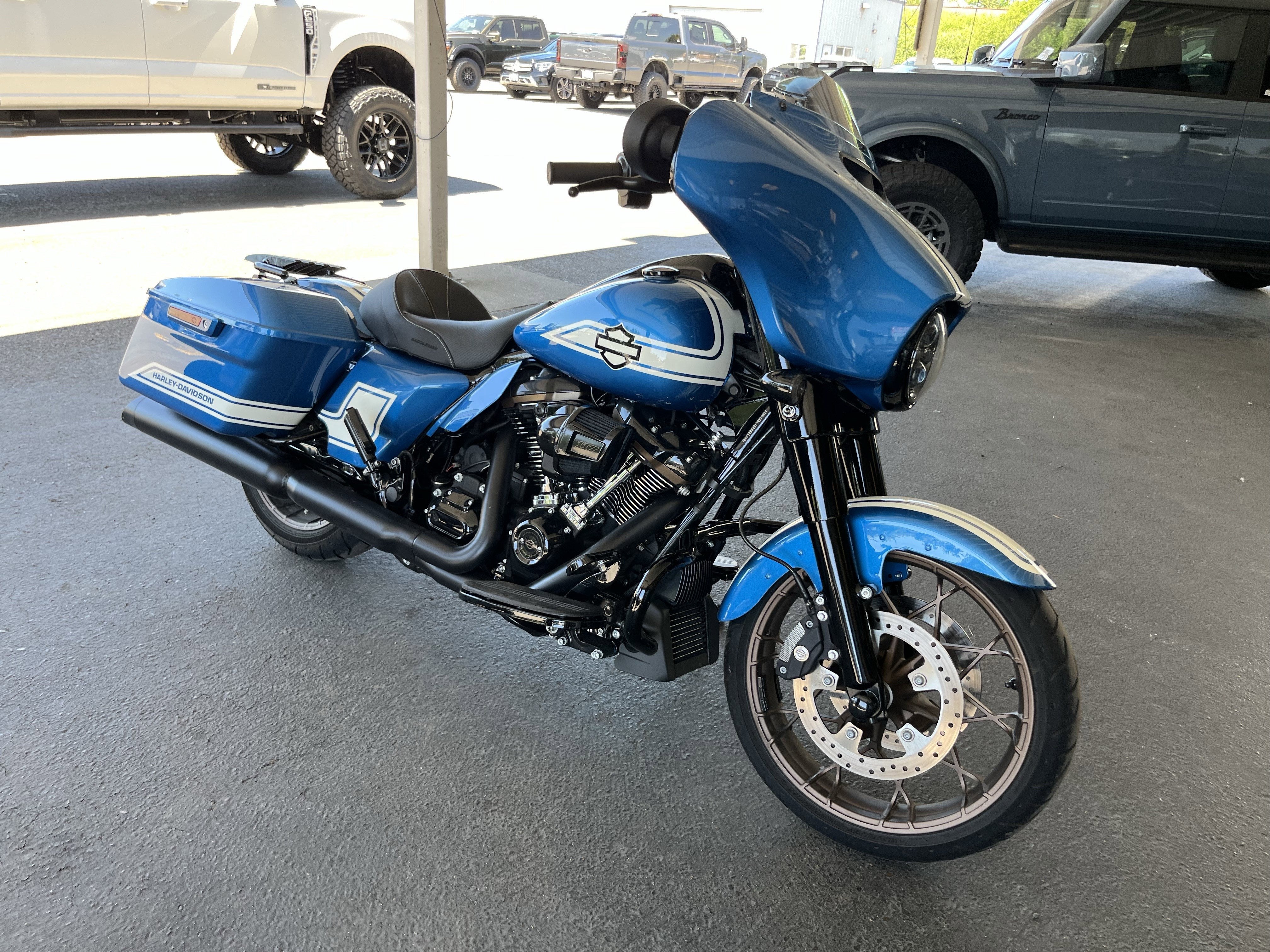 2023 harley street glide Base