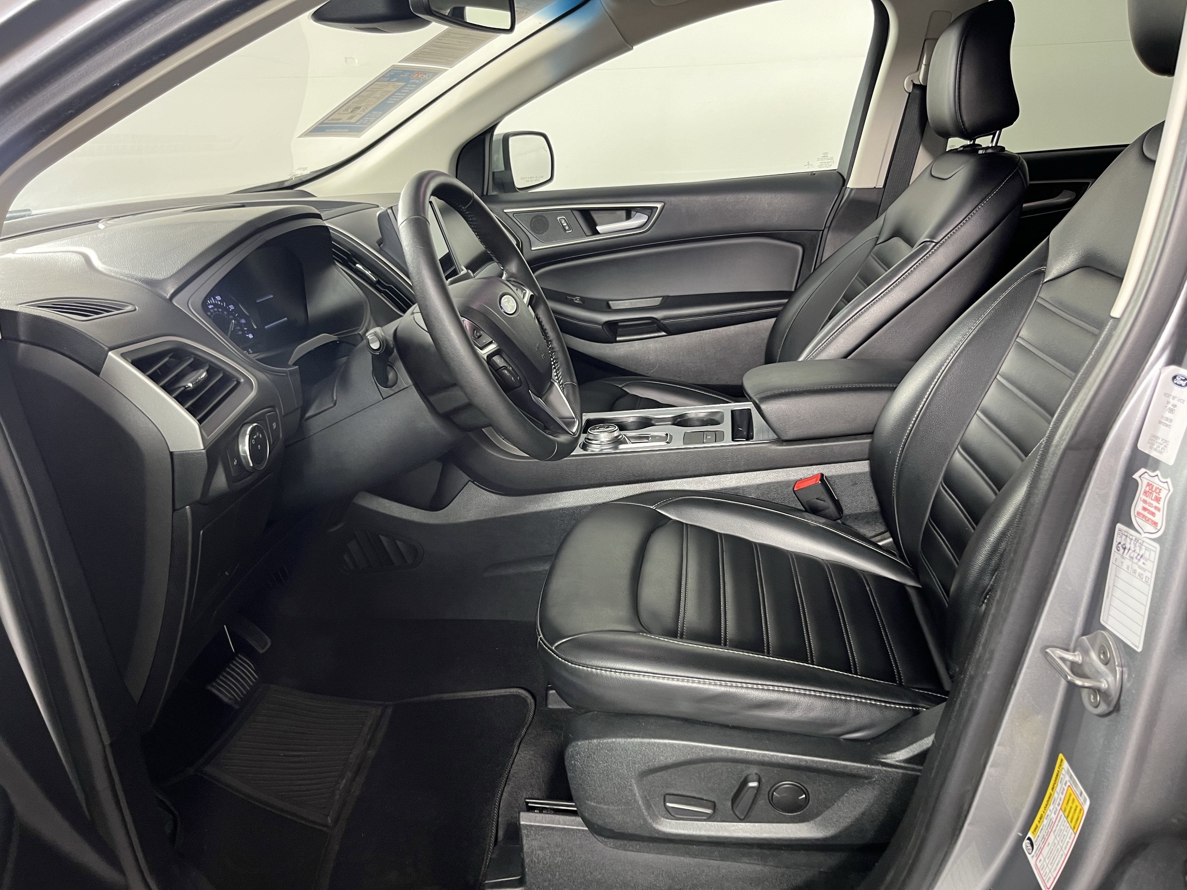 2022 Ford Edge Base