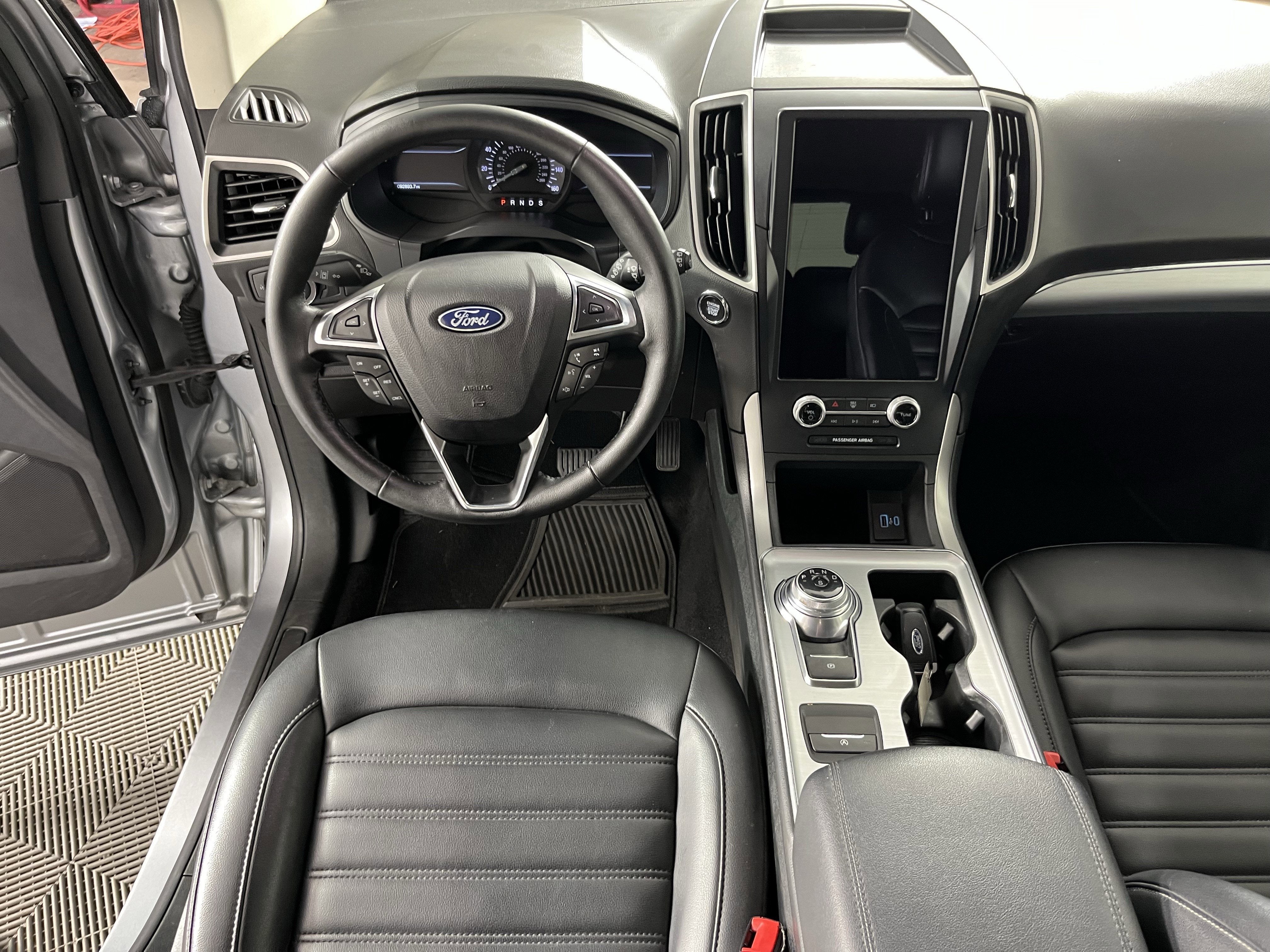 2022 Ford Edge Base