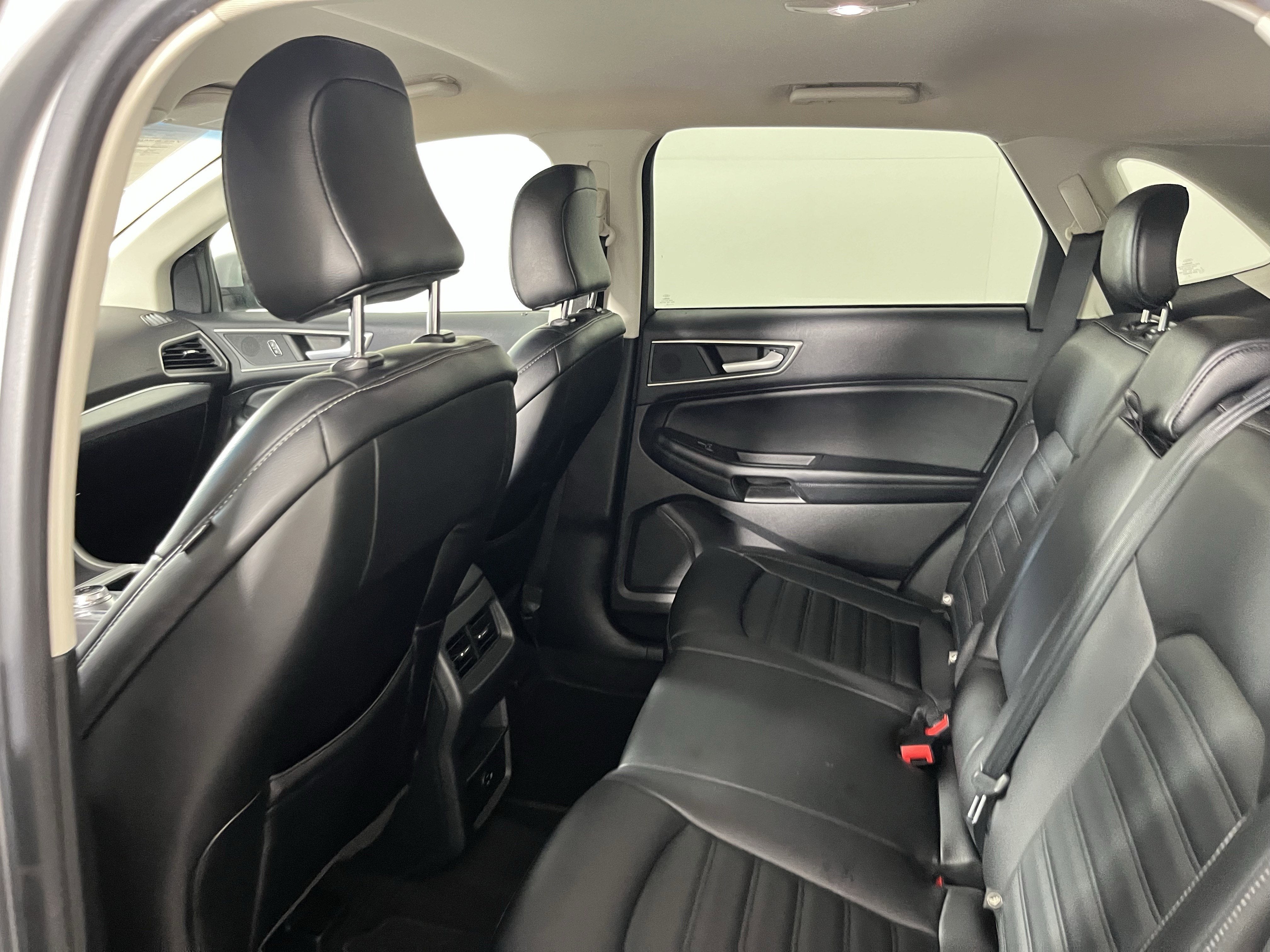 2022 Ford Edge Base