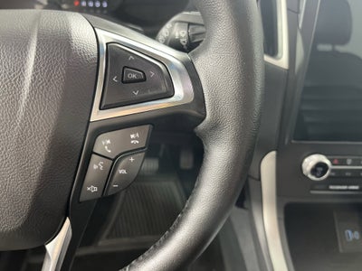 2022 Ford Edge Base