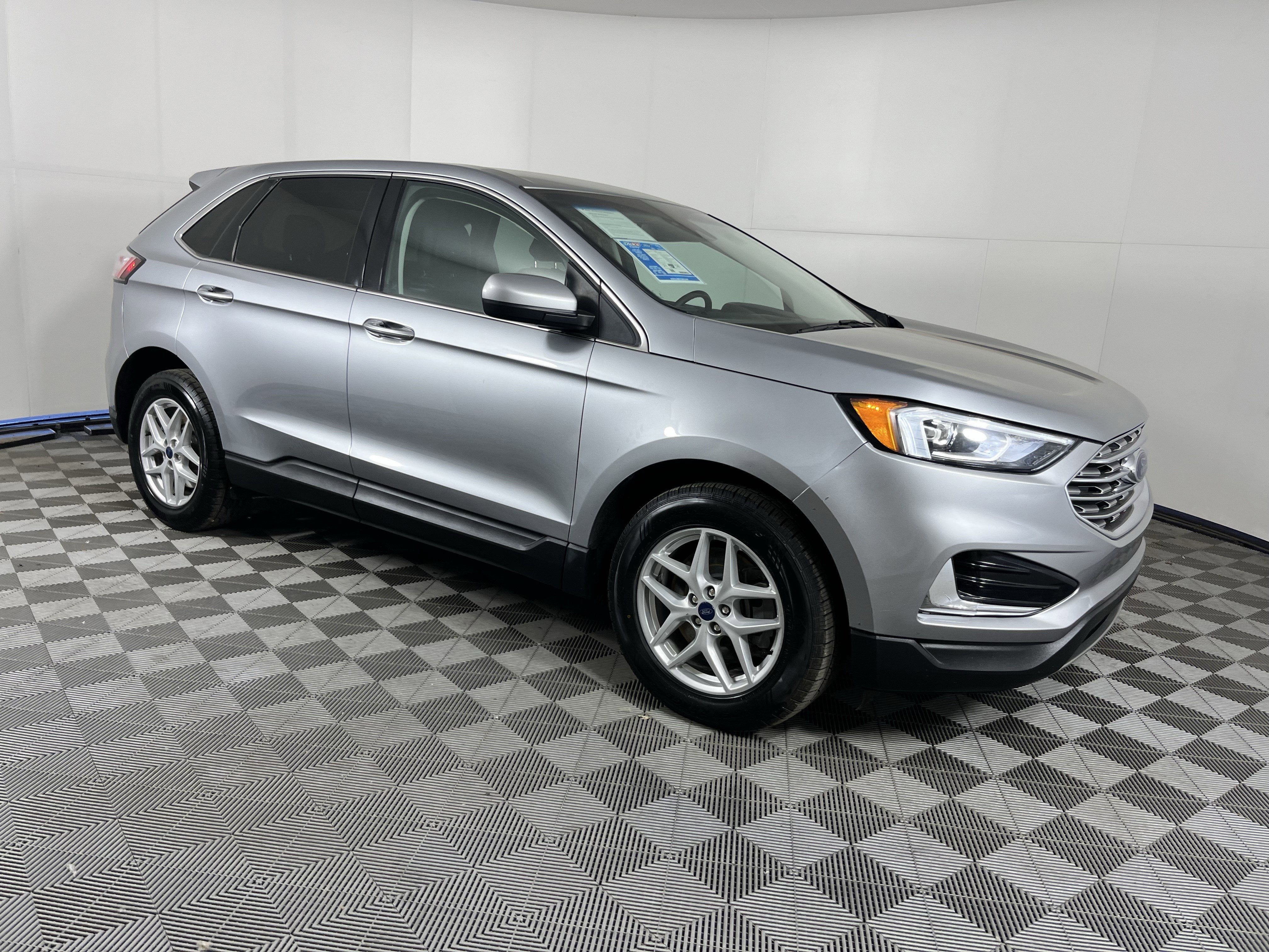 2022 Ford Edge Base