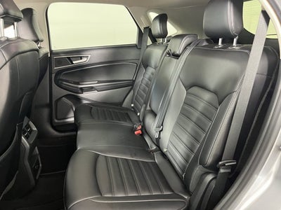 2022 Ford Edge Base