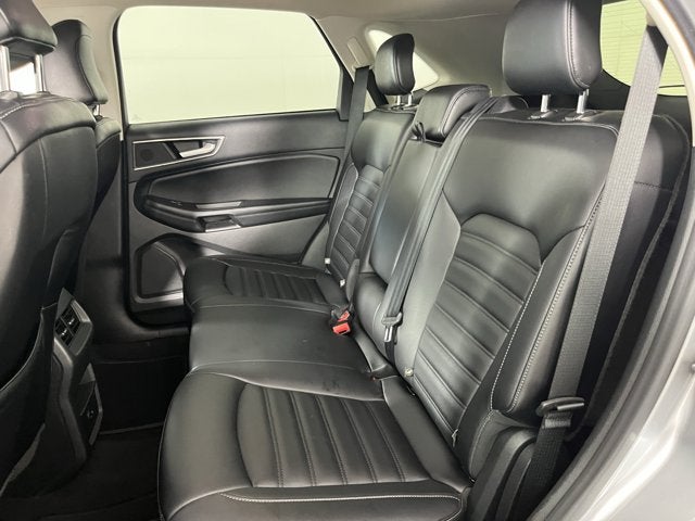 2022 Ford Edge Base