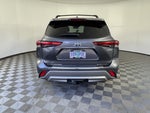 2023 Toyota Highlander Hybrid Platinum
