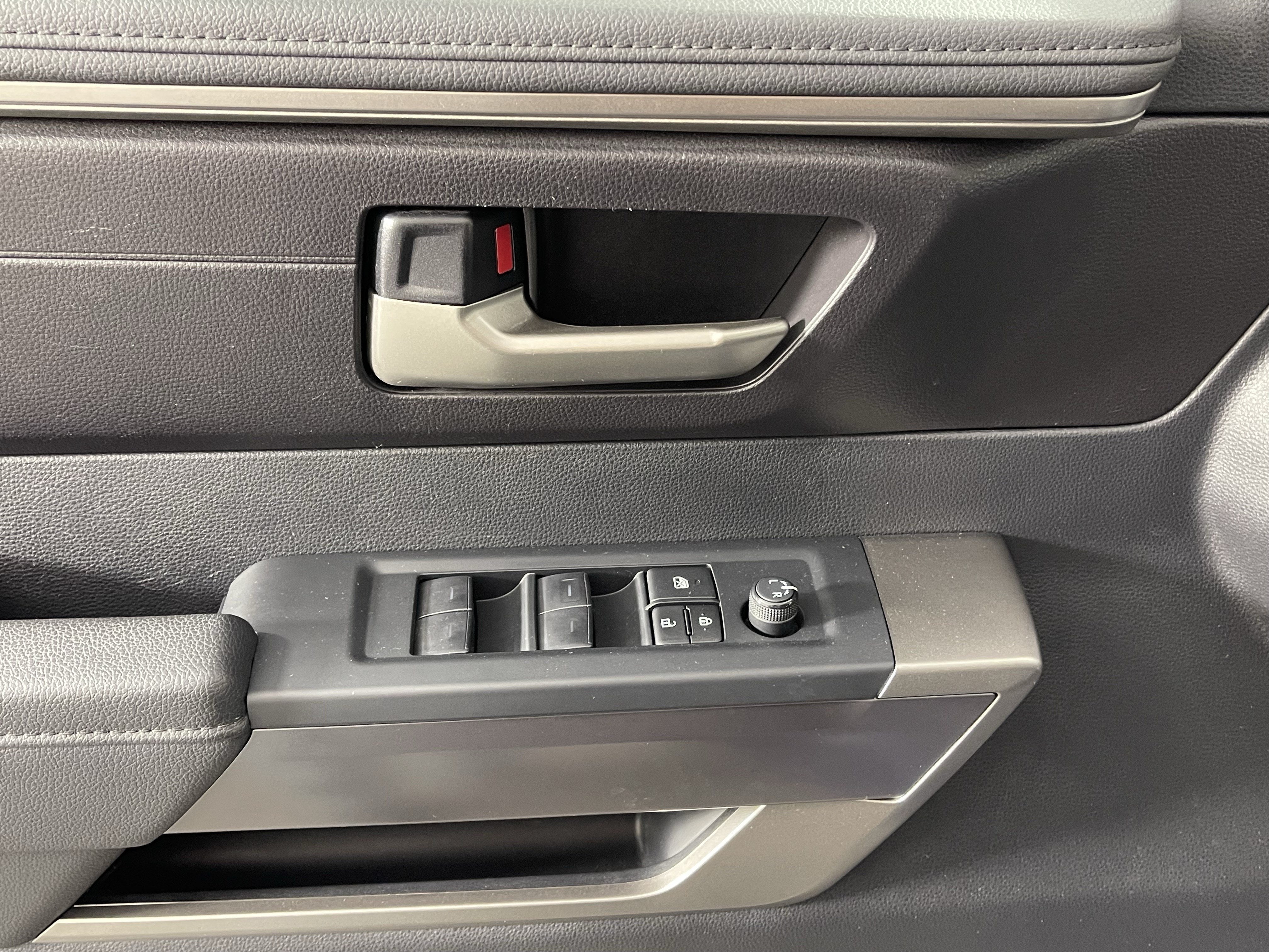 2023 Toyota Tundra 4WD SR5