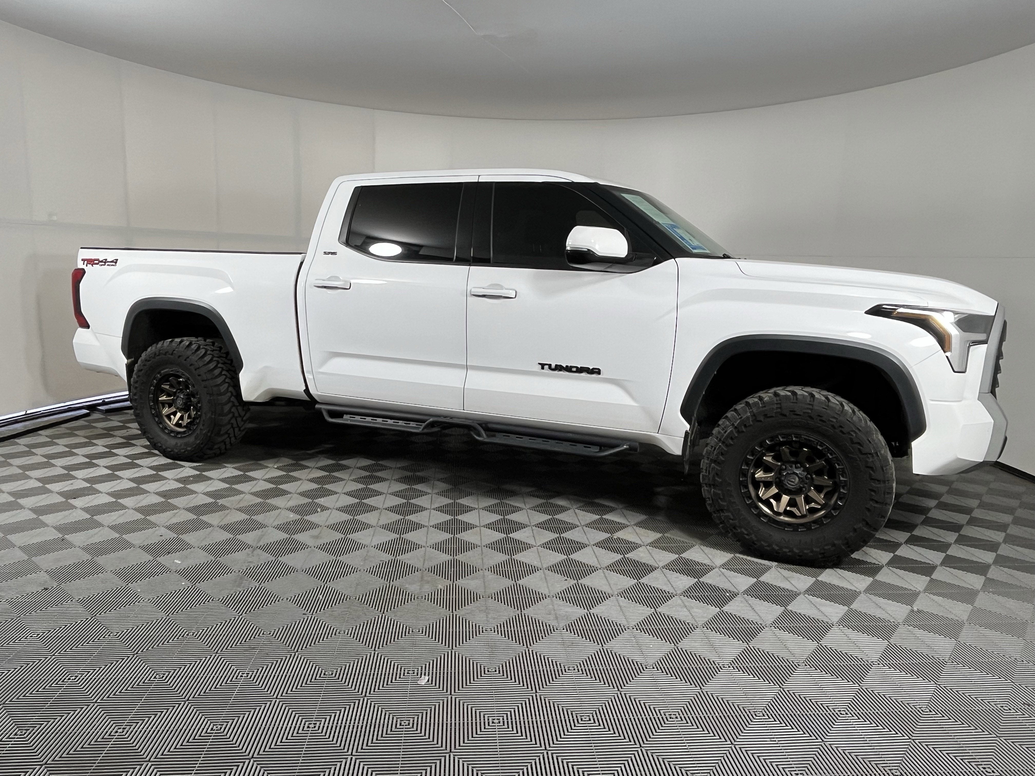 2022 Toyota Tundra 4WD SR5