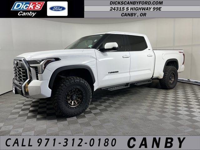 2022 Toyota Tundra 4WD SR5