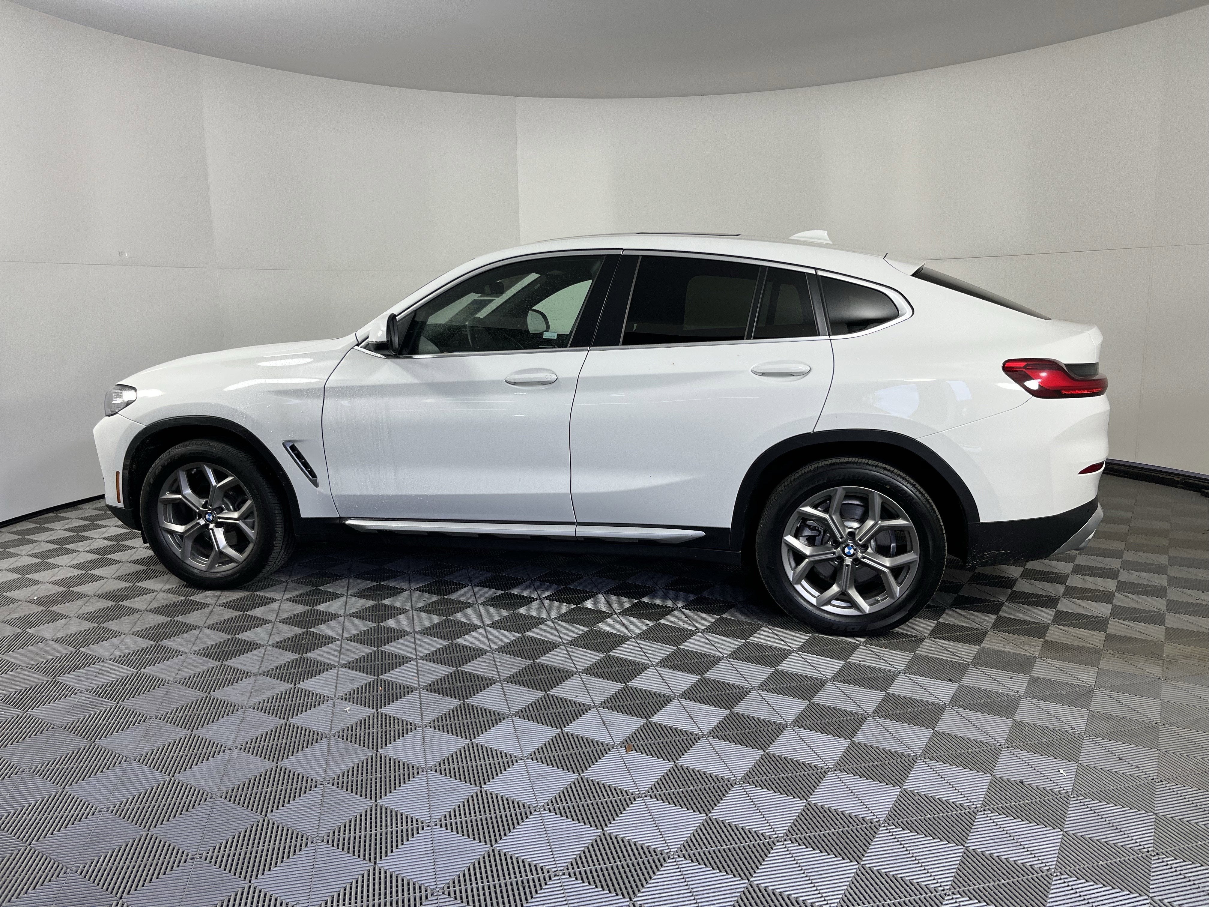 2025 BMW X4 xDrive30i