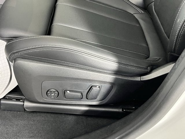 2025 BMW X4 xDrive30i