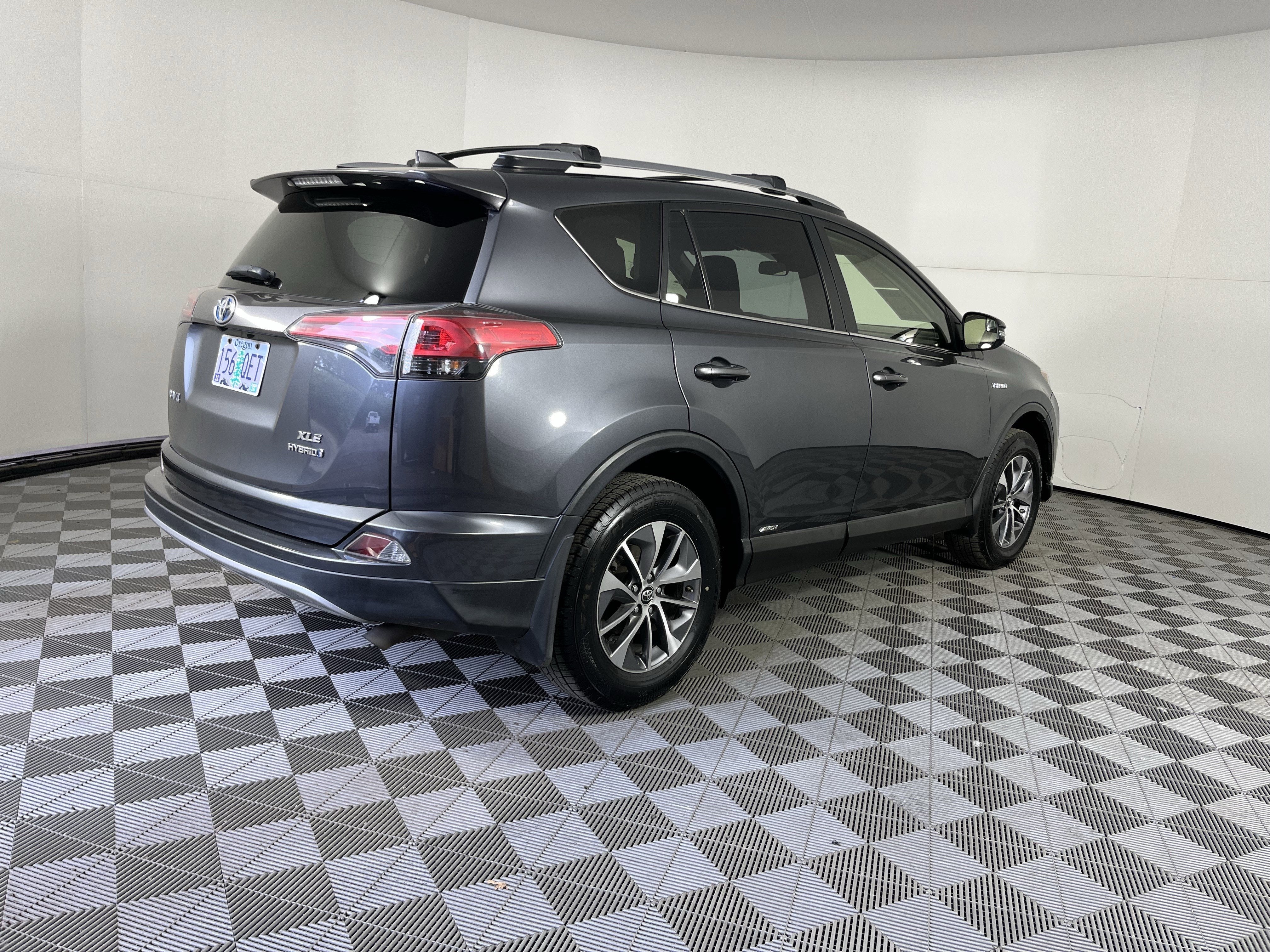 2018 Toyota RAV4 Hybrid LE Plus