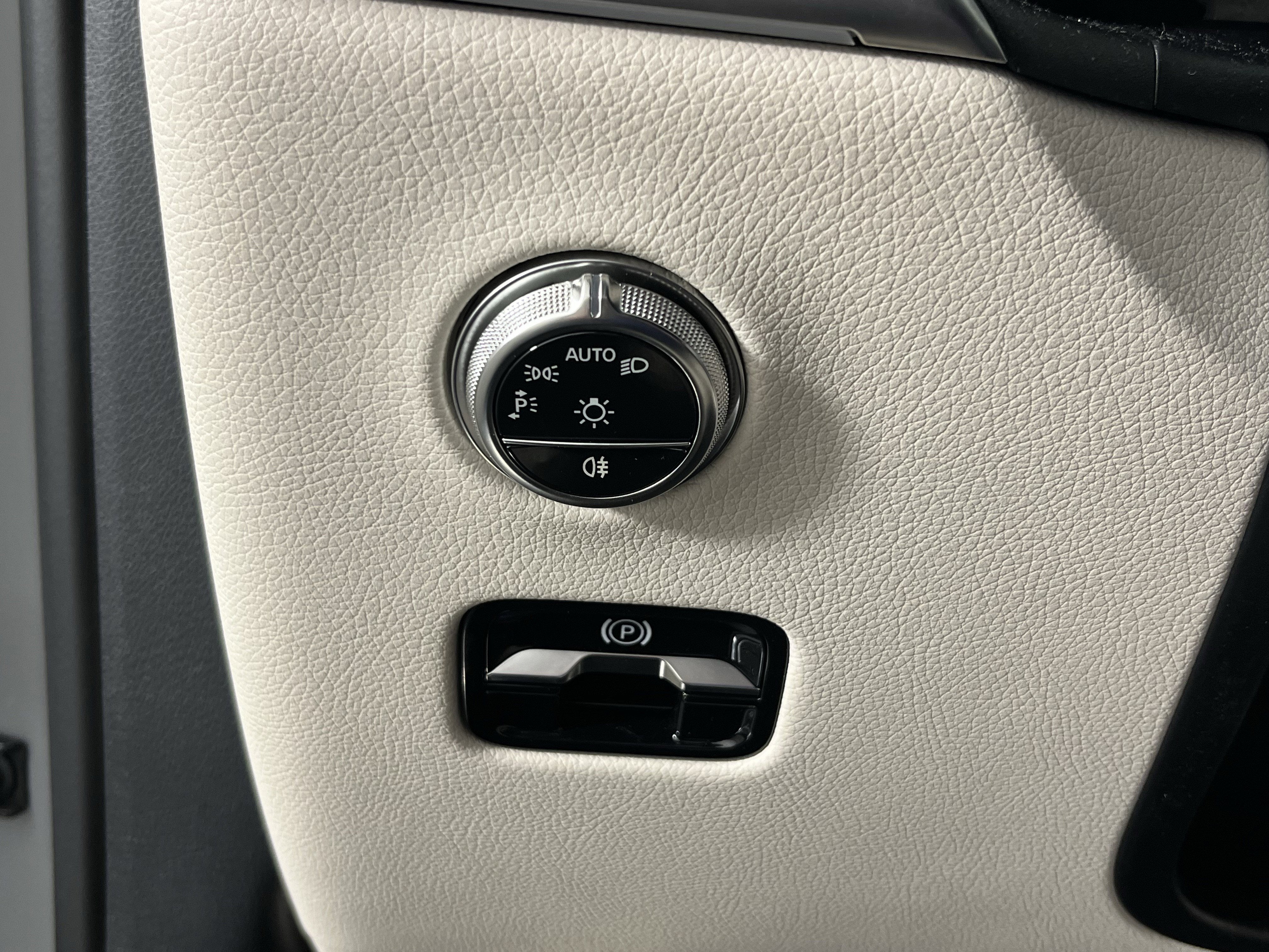 2025 Mercedes-Benz GLC GLC 300