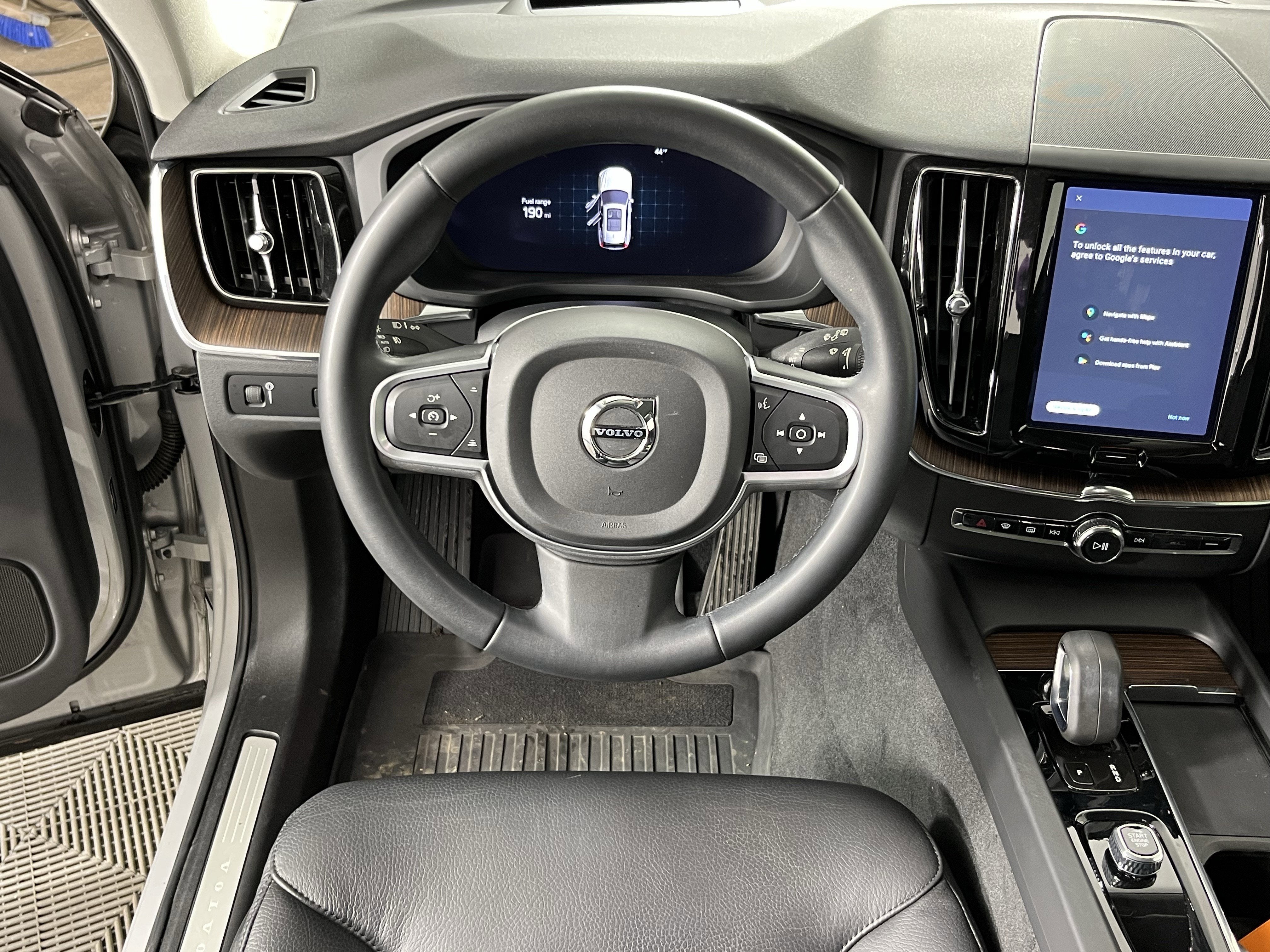 2022 Volvo XC60 Momentum