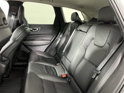 2022 Volvo XC60 Momentum