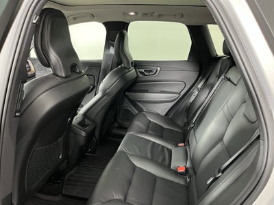 2022 Volvo XC60 Momentum
