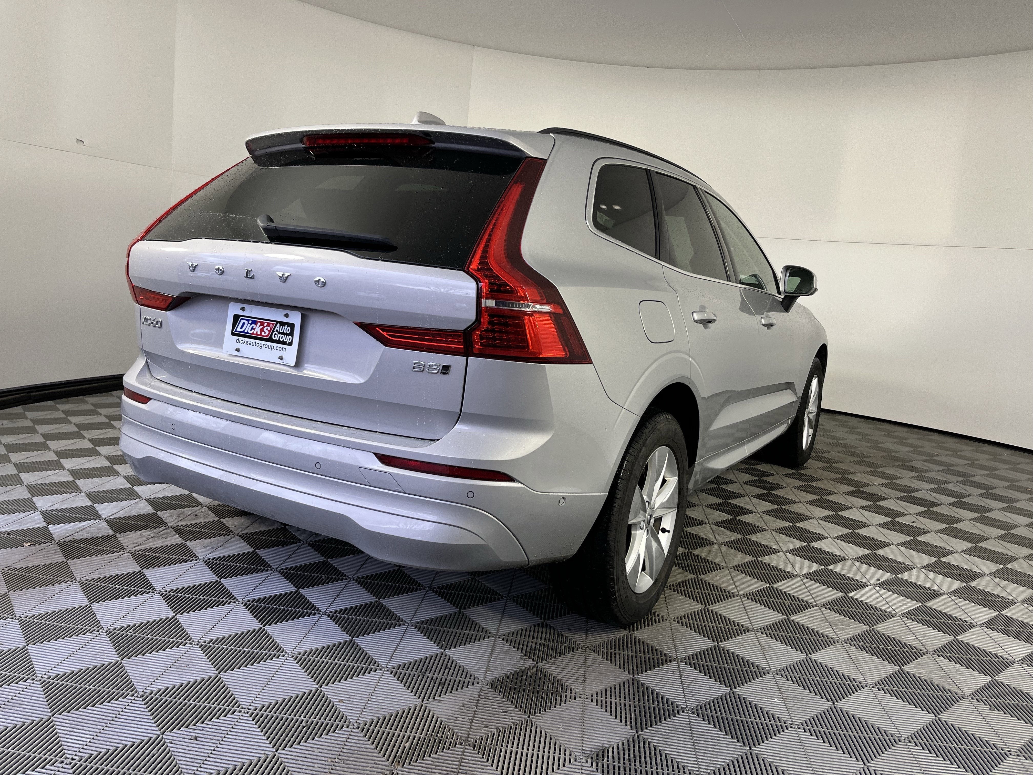 2022 Volvo XC60 Momentum