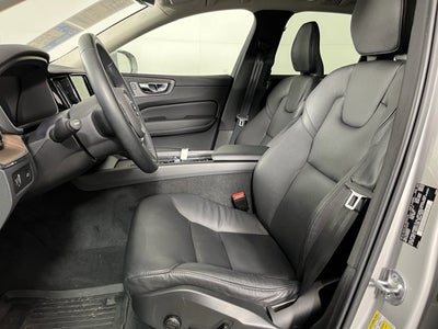 2022 Volvo XC60 Momentum