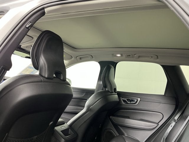2022 Volvo XC60 Momentum