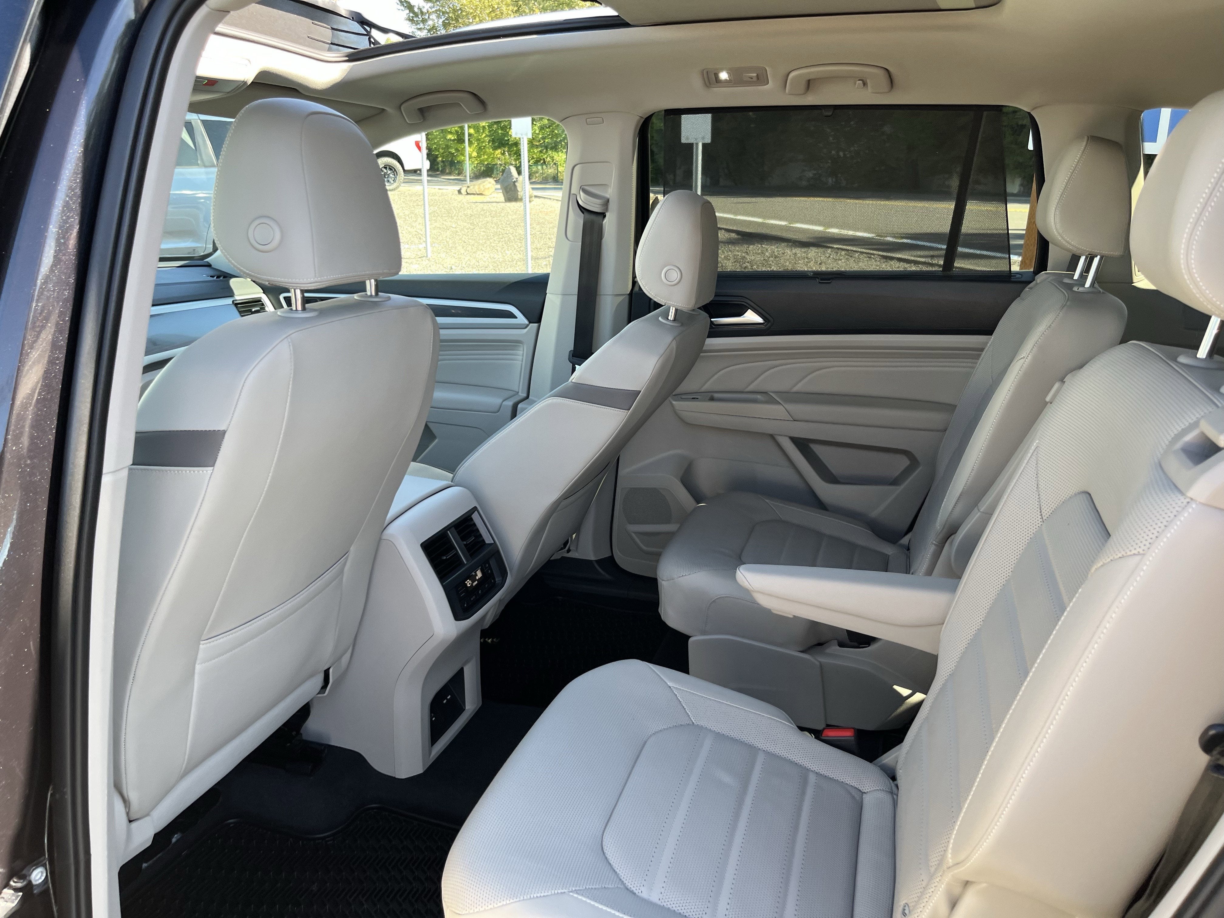 2023 Volkswagen Atlas 3.6L V6 SEL Premium R-Line