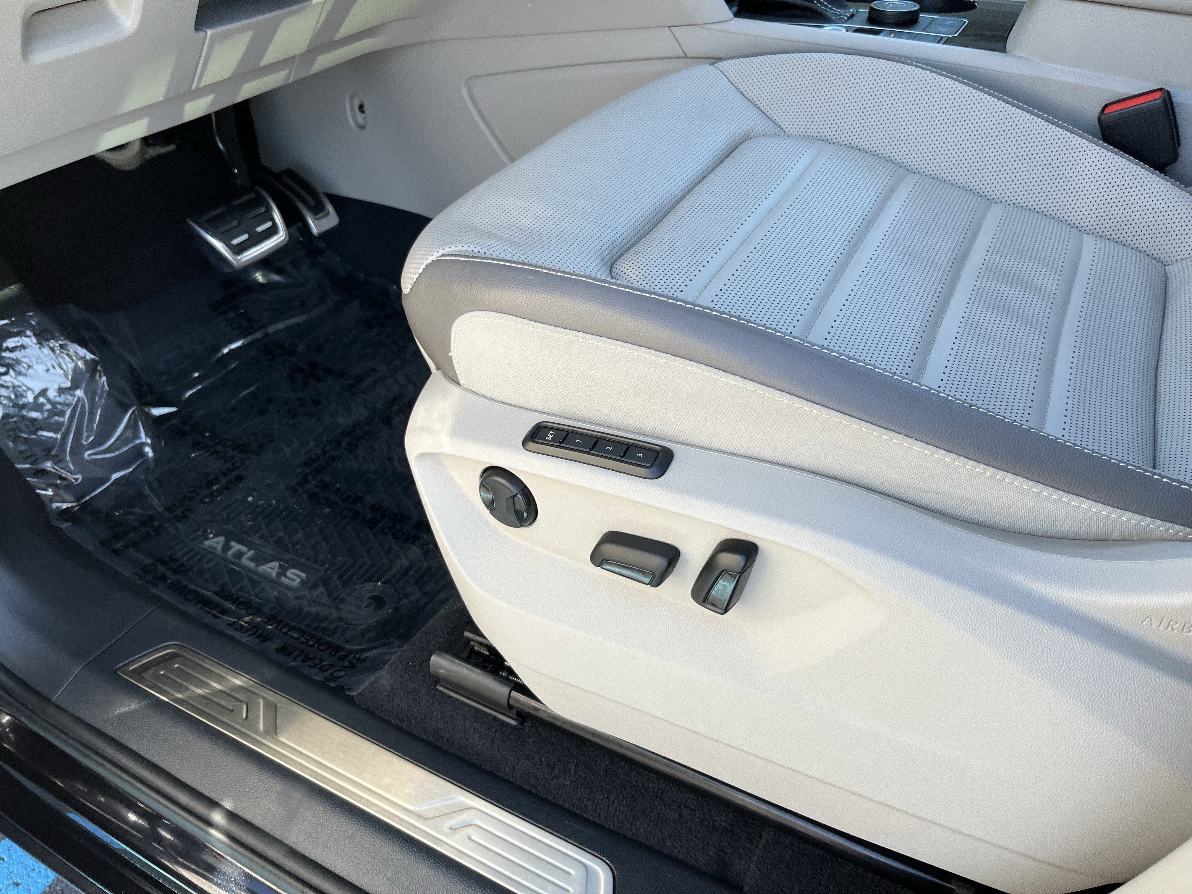 2023 Volkswagen Atlas 3.6L V6 SEL Premium R-Line