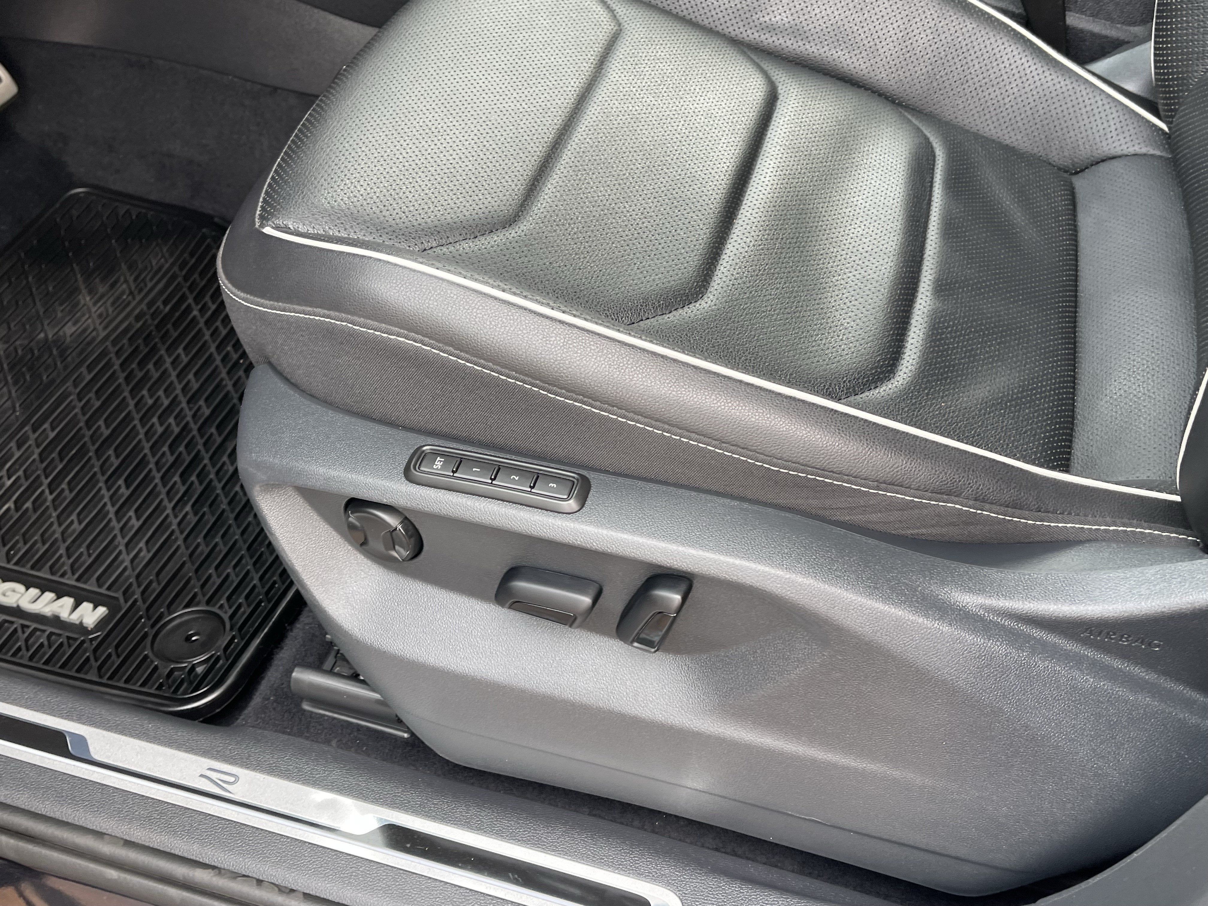 2022 Volkswagen Tiguan SEL R-Line