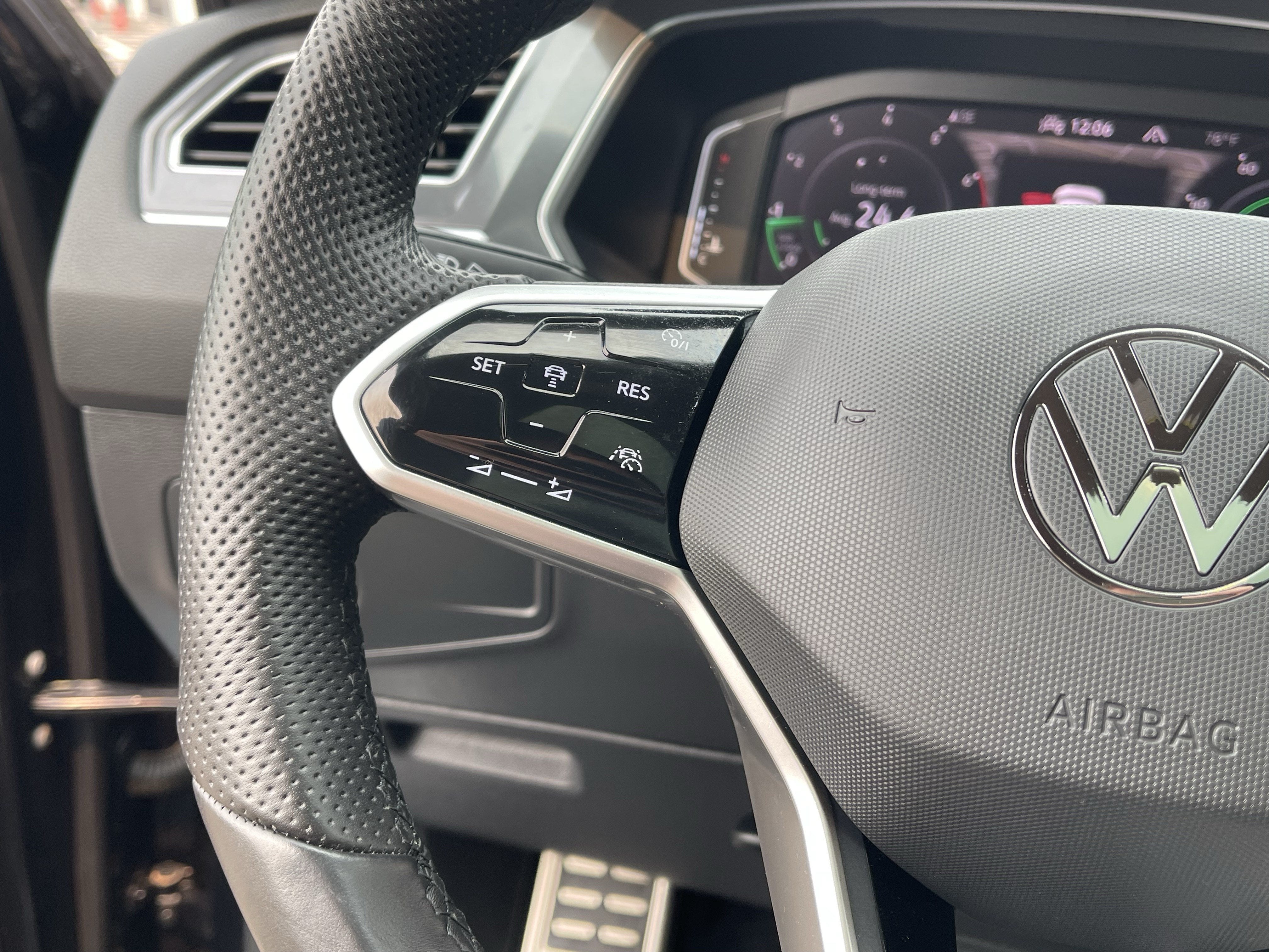 2022 Volkswagen Tiguan SEL R-Line