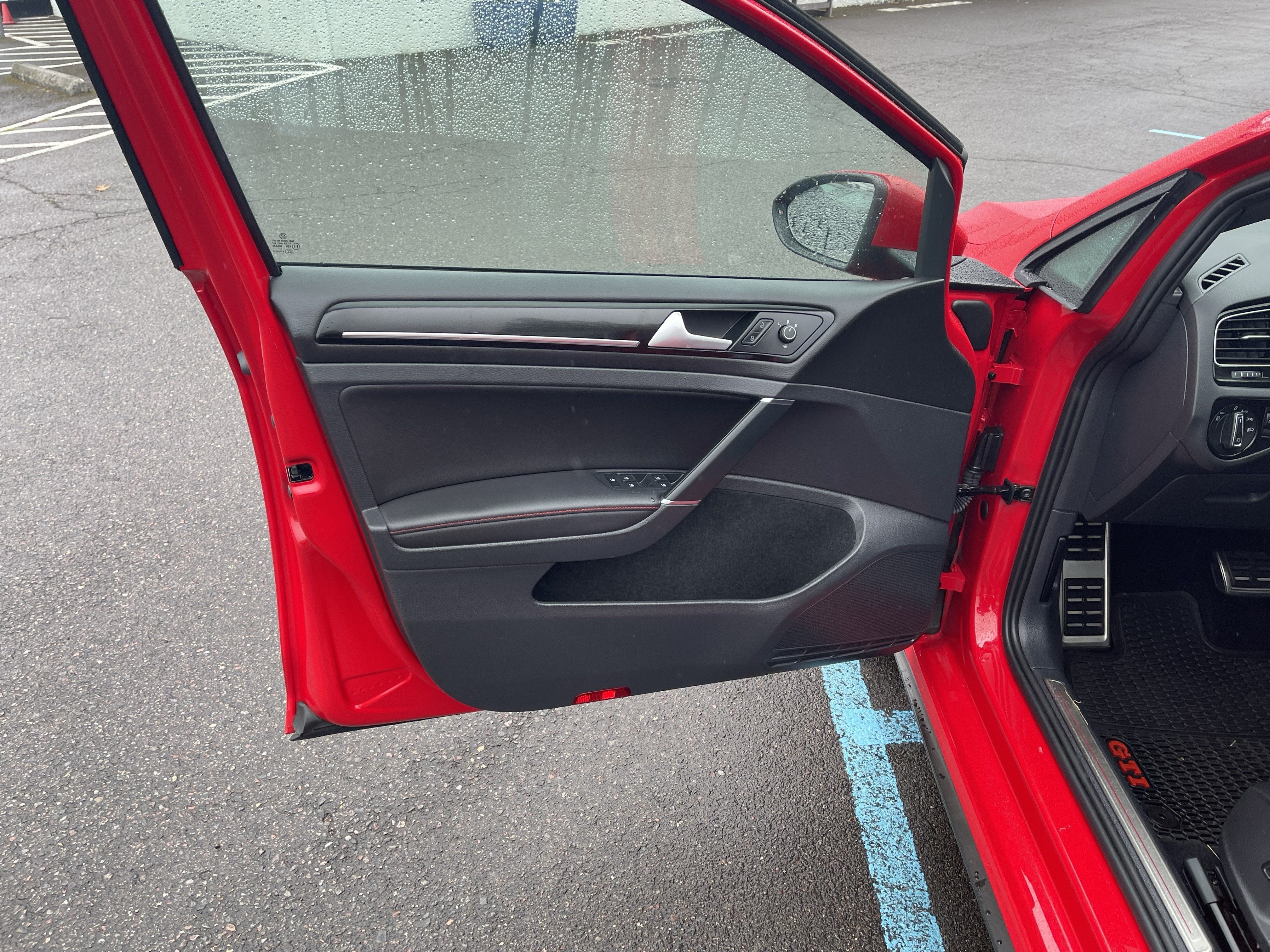 2016 Volkswagen Golf GTI S w/Performance Pkg