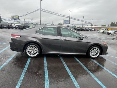 2018 Toyota Camry Hybrid LE