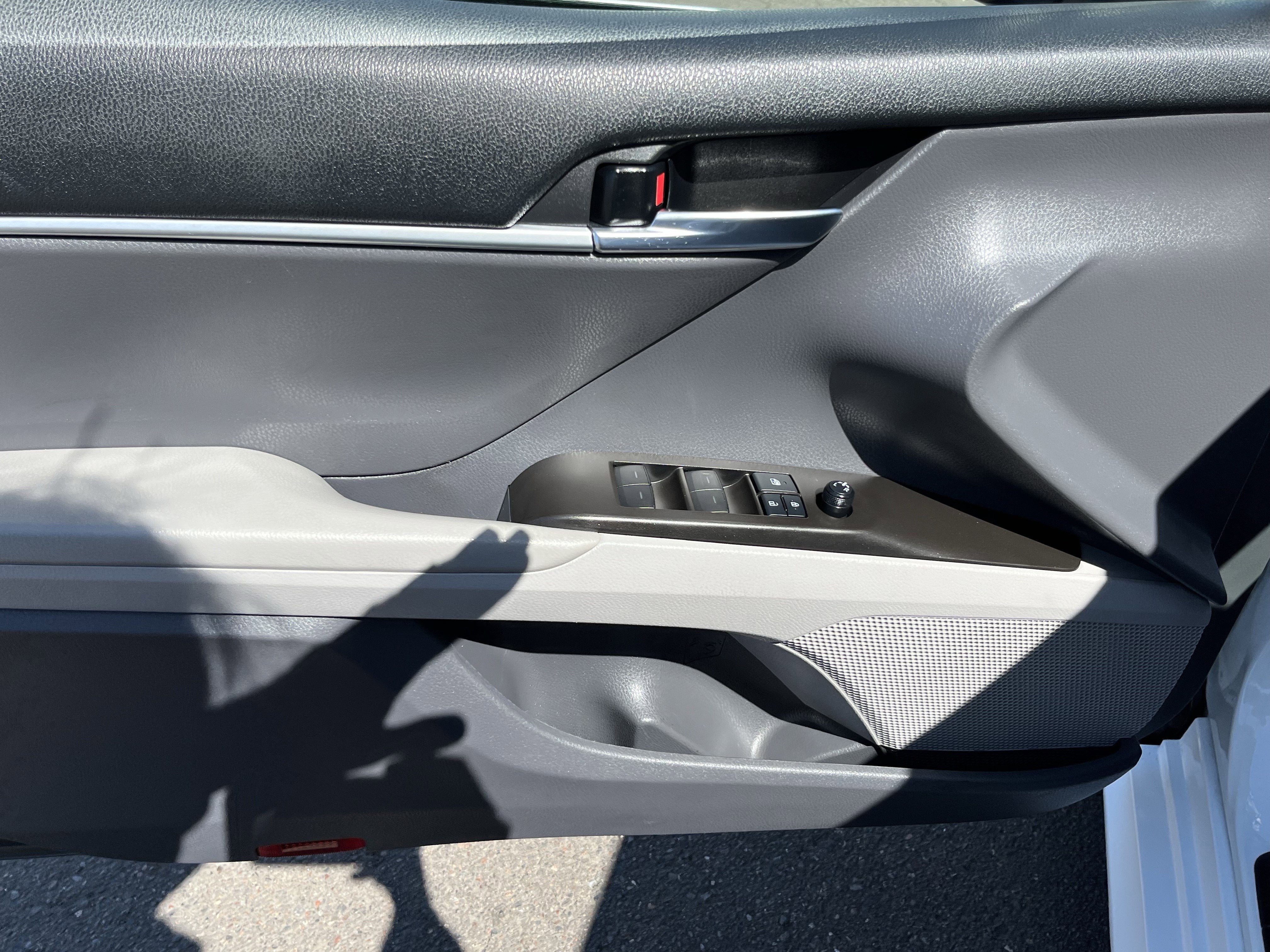 2021 Toyota Camry Hybrid LE