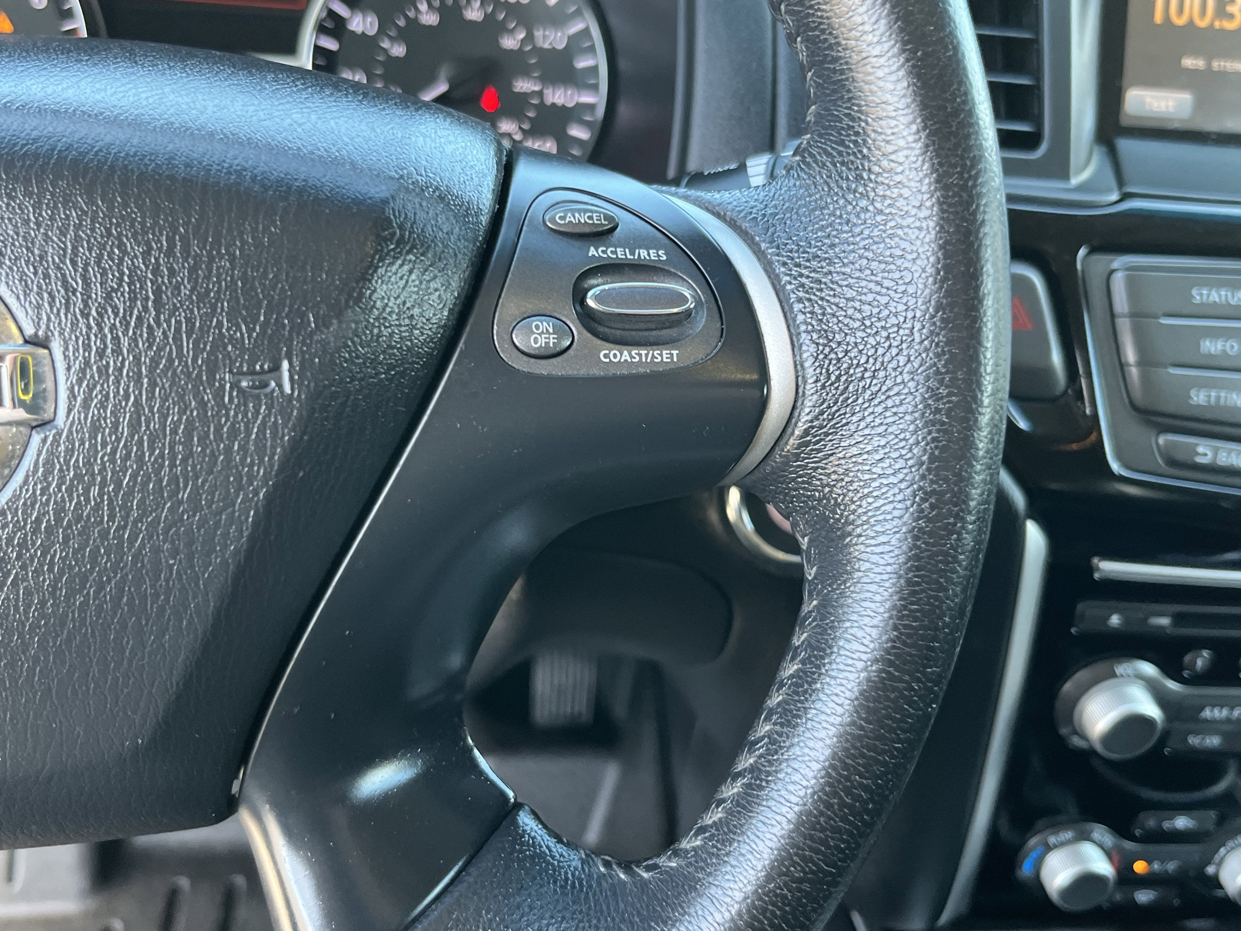 2014 Nissan Pathfinder SV