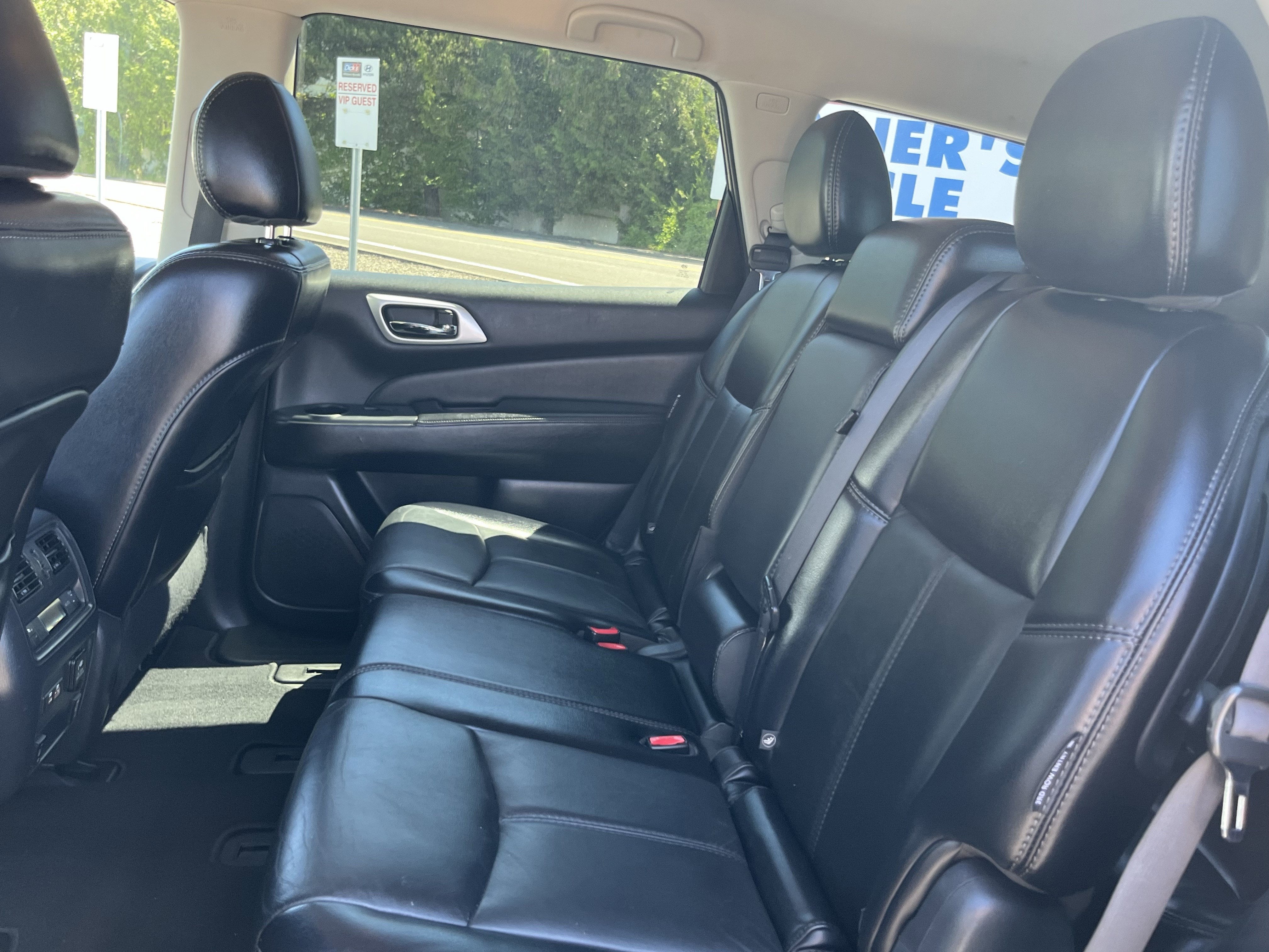 2019 Nissan Pathfinder SL