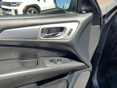 2019 Nissan Pathfinder SL