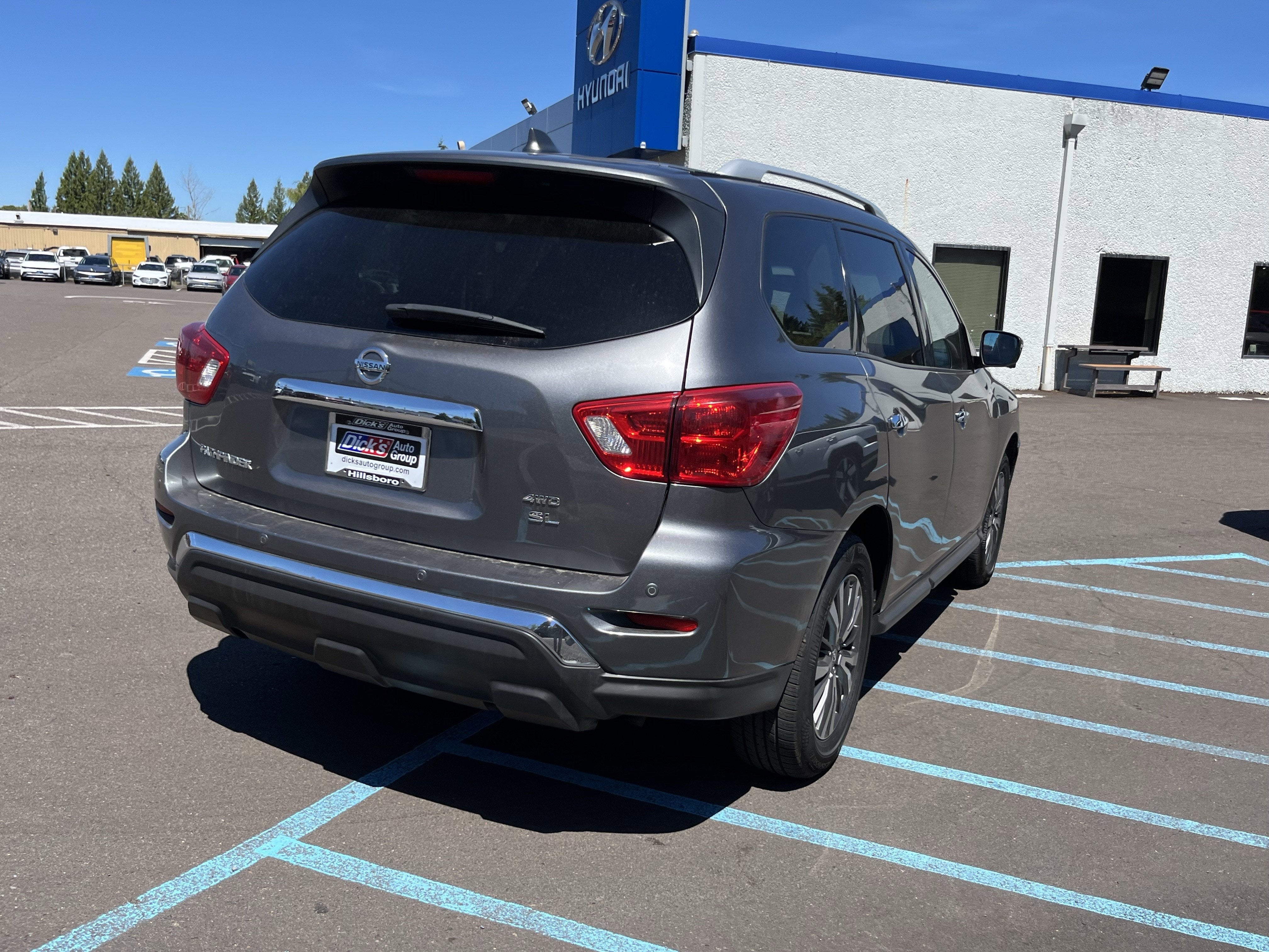2019 Nissan Pathfinder SL