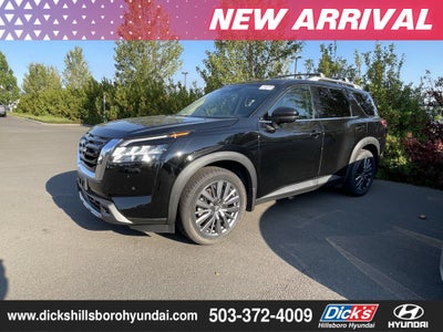 2023 Nissan Pathfinder SL