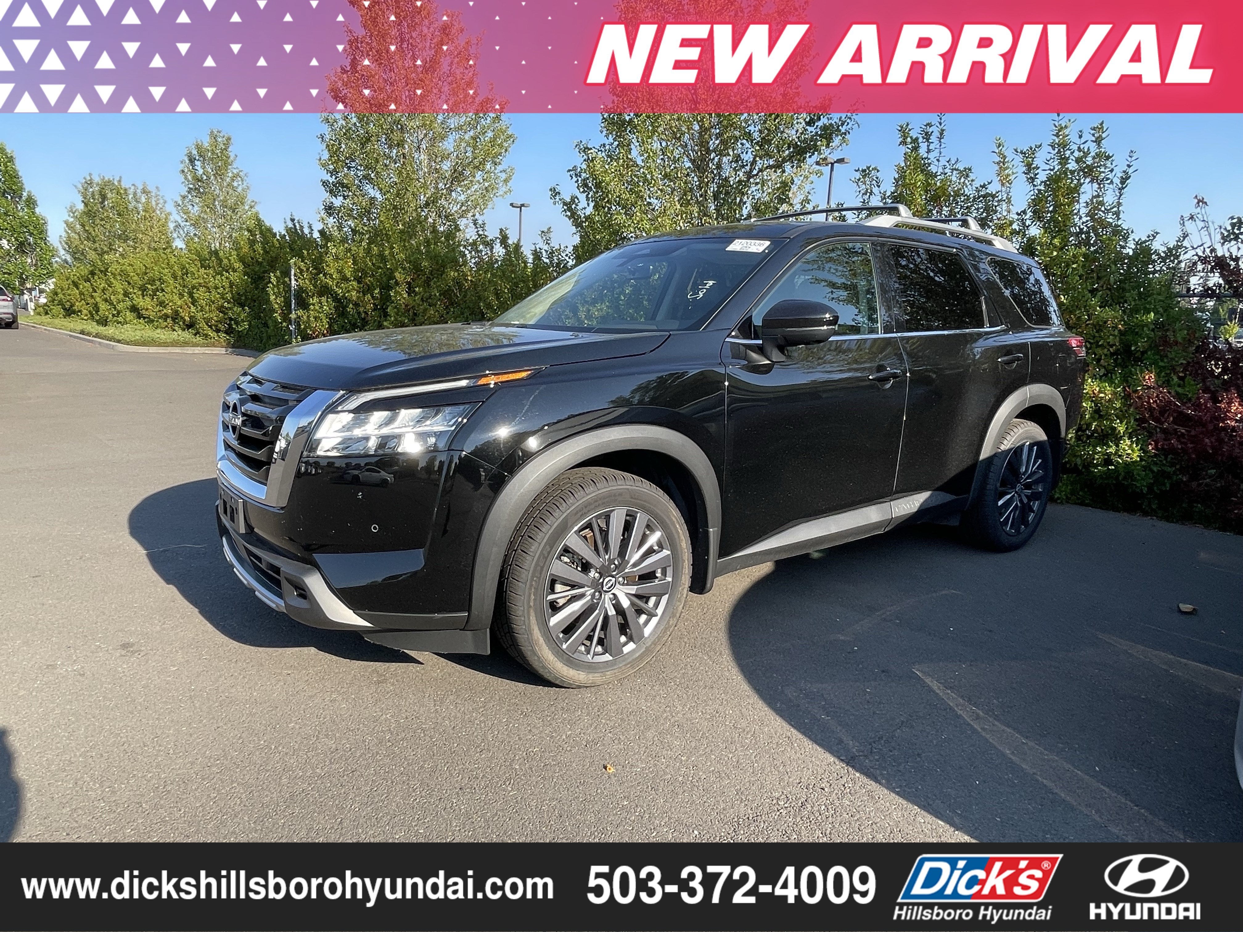 2023 Nissan Pathfinder SL